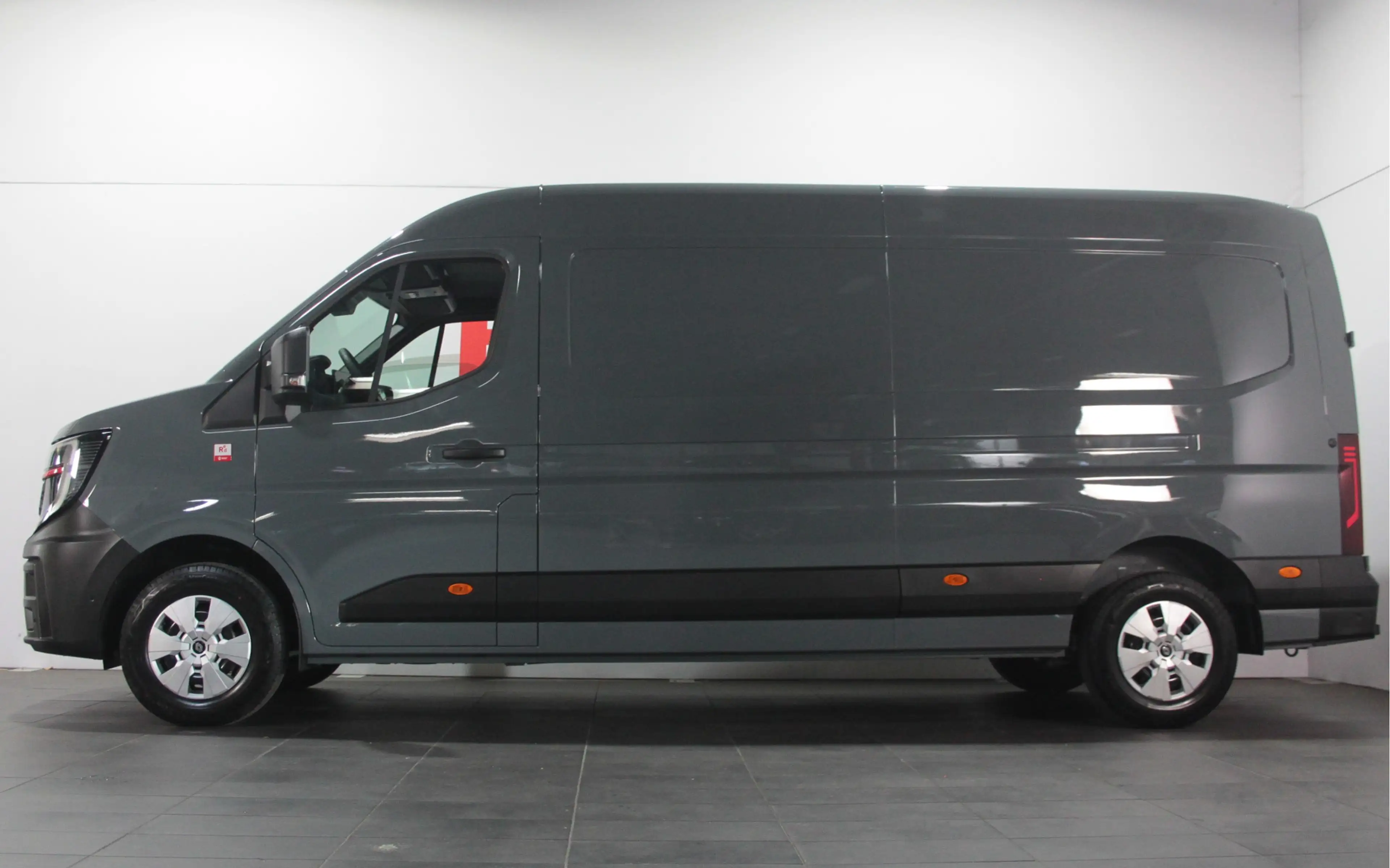 Renault Master T35 2.0 dCi 170 L3H2 Red Van - Camera / Carplay / — photo 4
