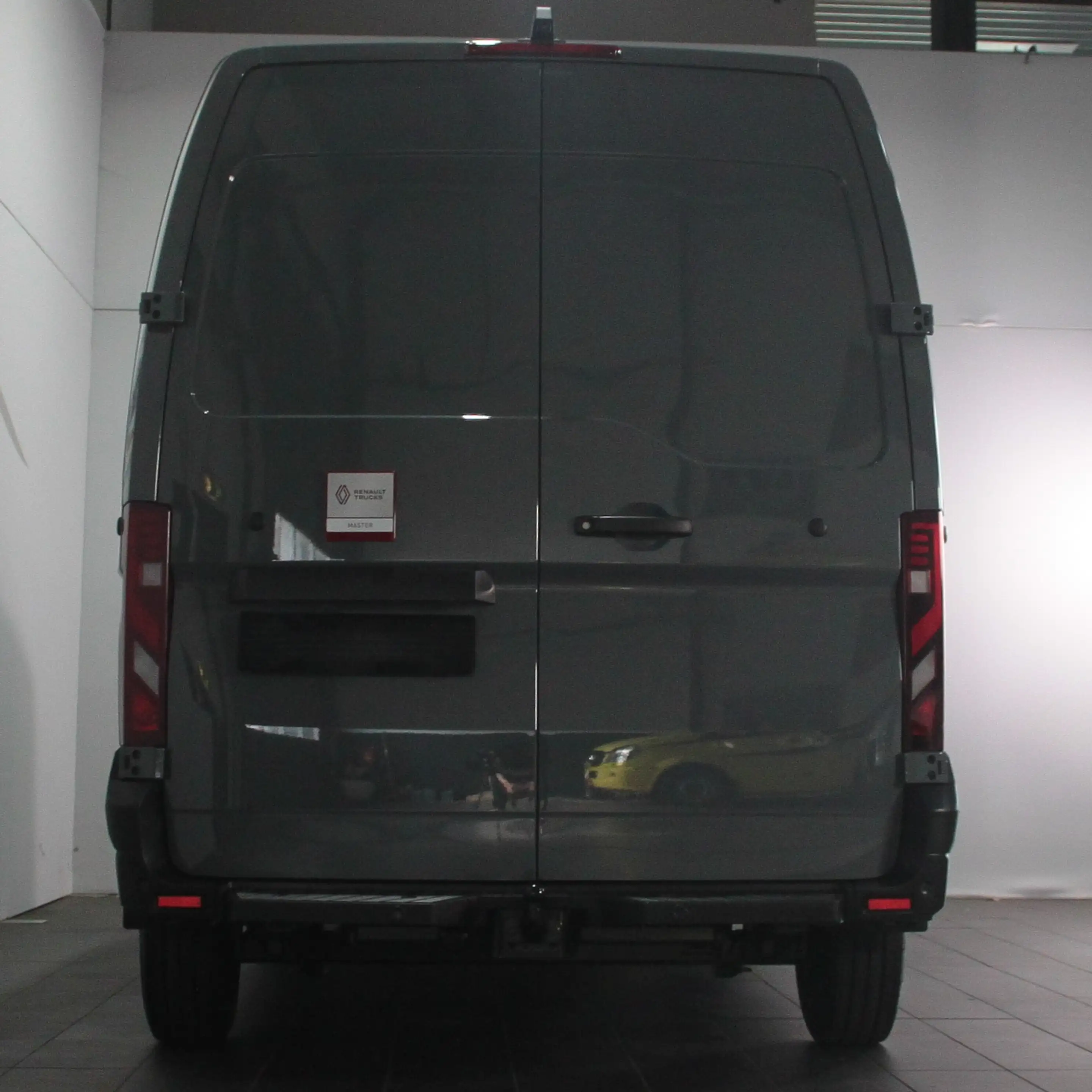 Renault Master T35 2.0 dCi 170 L3H2 Red Van - Camera / Carplay / — photo 6