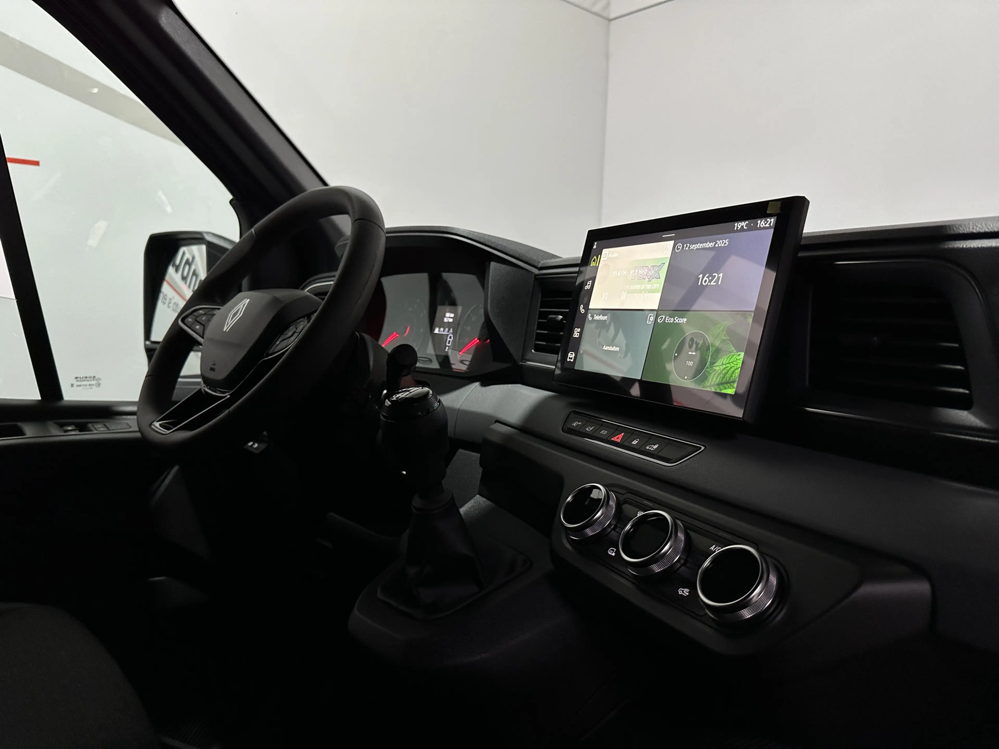 Renault Master T35 2.0 dCi 170 L3H2 Red Van - Camera / Carplay / — photo 10