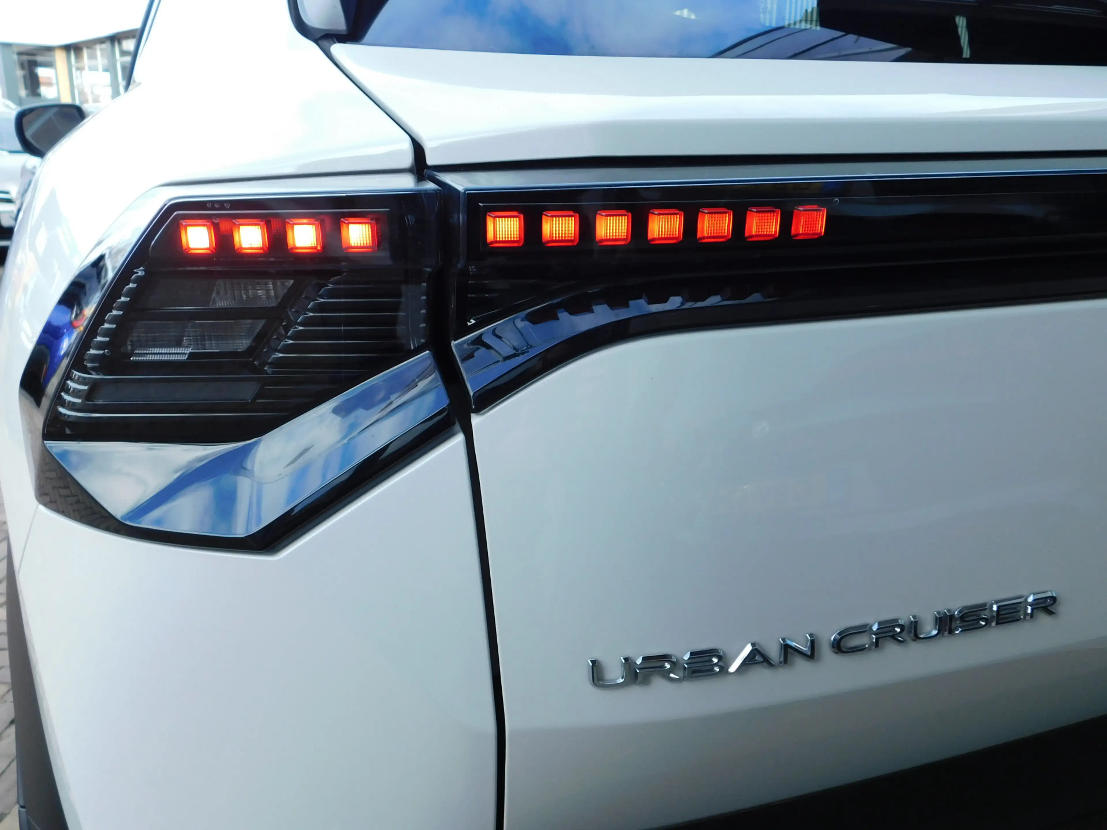 Toyota Urban Cruiser Executive 61 kWh | DEMO — photo 9