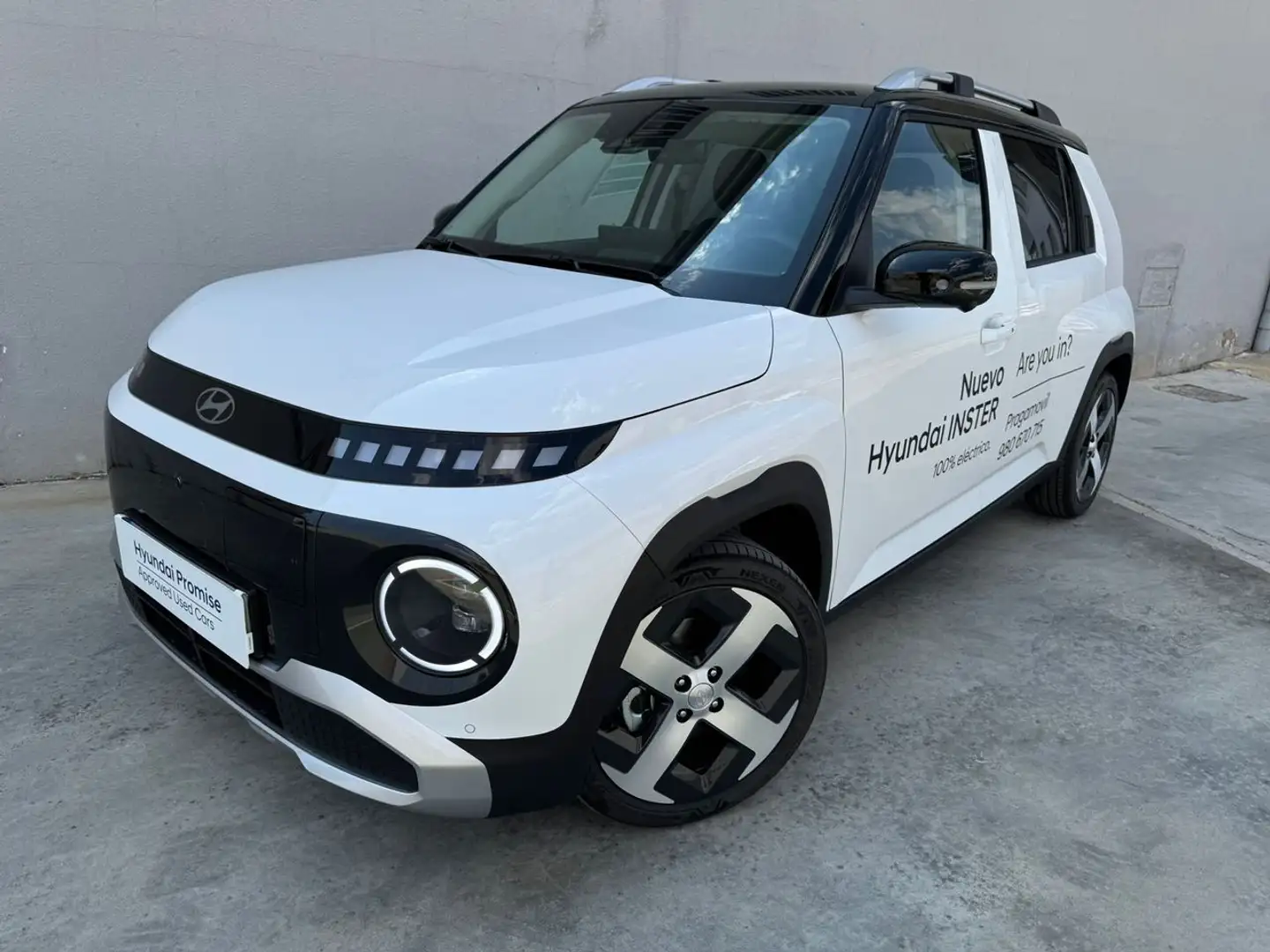 Hyundai Inster 49kWh Tecno 2C 115 Weiß - 1