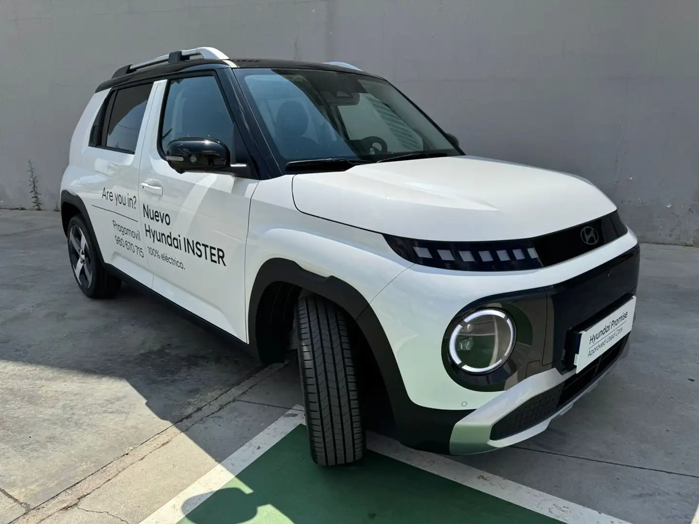 Hyundai Inster 49kWh Tecno 2C 115 Weiß - 2