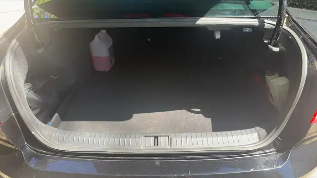 Volkswagen Passat view 14