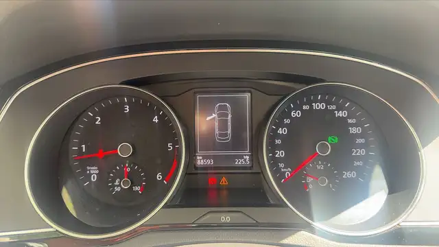 Volkswagen Passat view 12