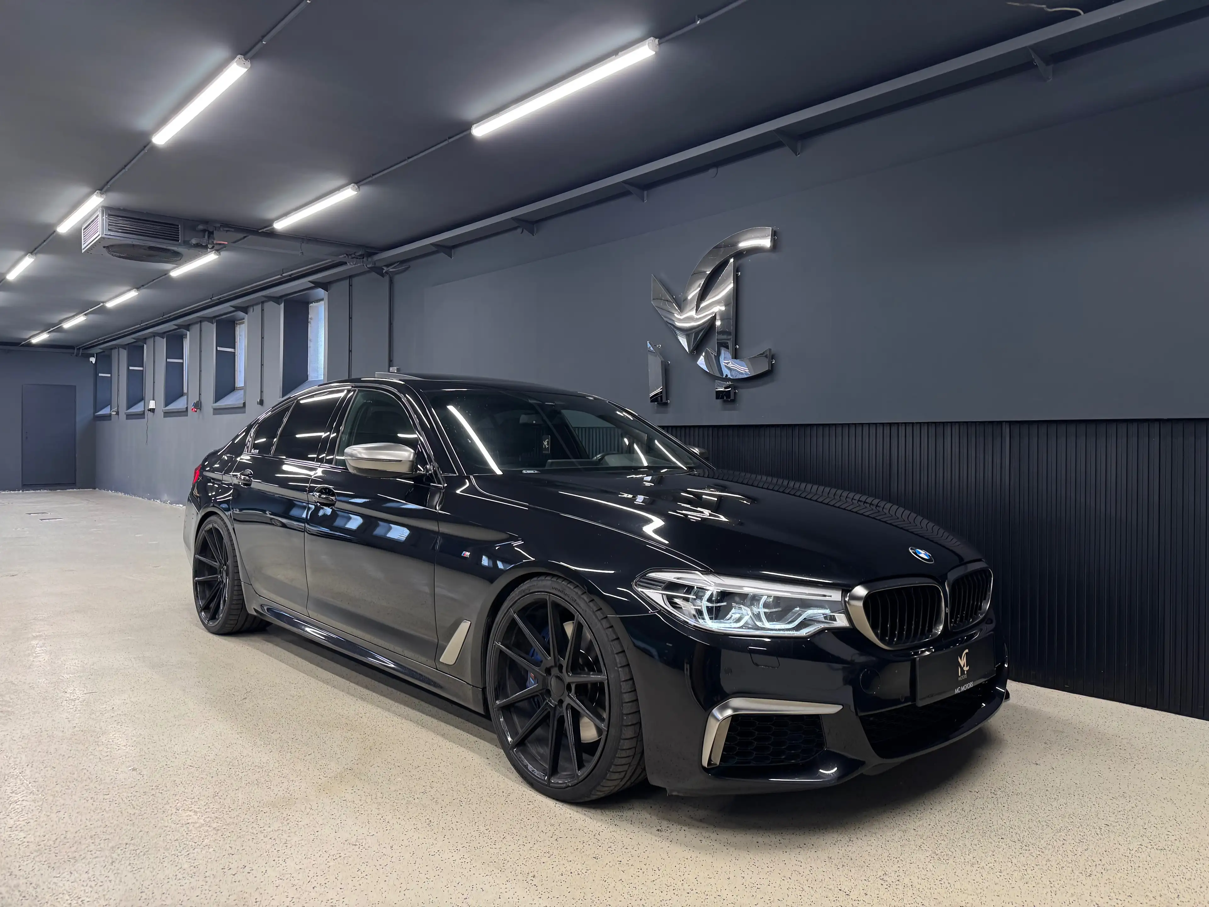 BMW M550 M550i xDRIVE`M-SPORT`LED`NAVI`SCHIEBE`LEDER`MEMORY — photo 5