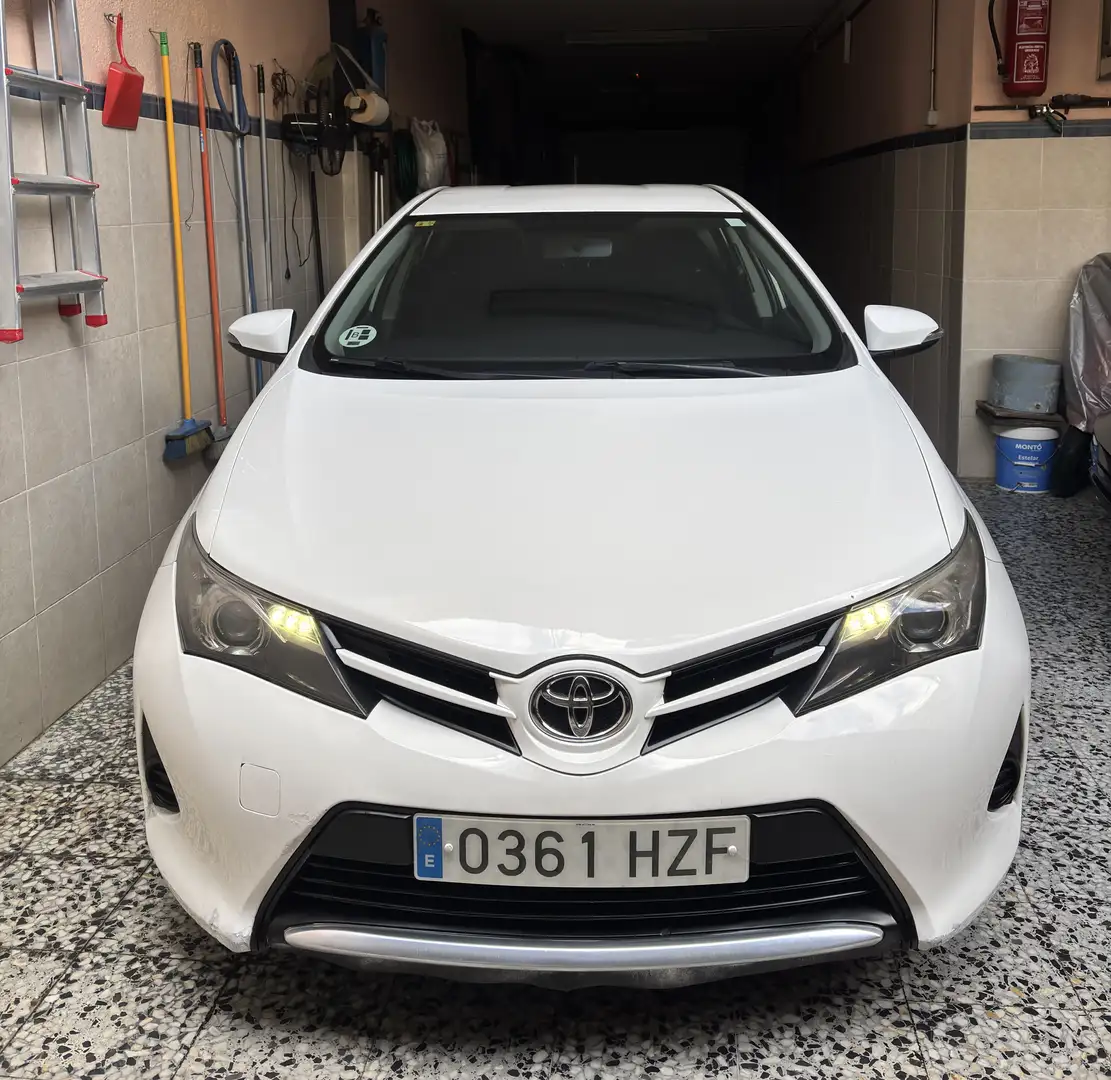 Toyota Auris - 2
