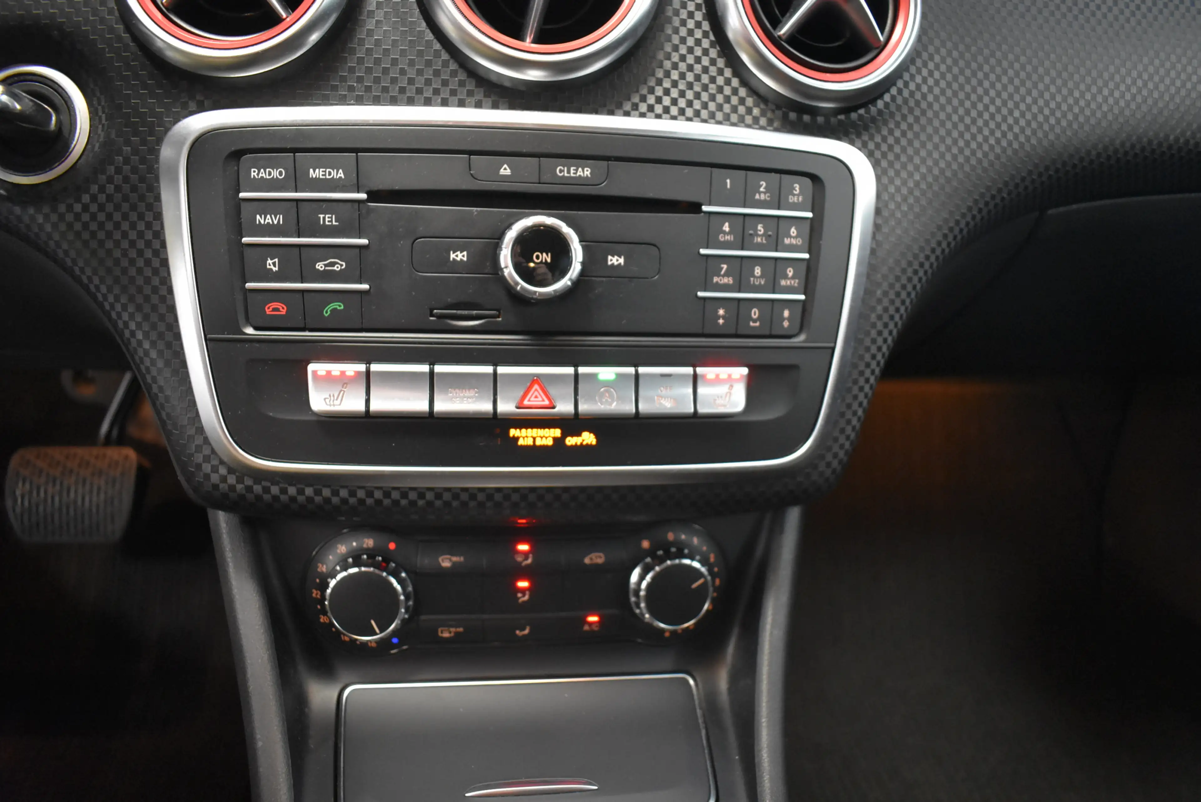 Mercedes-Benz A 200 Aut. BlueEfficiency Navi PDC Tempomat — photo 11