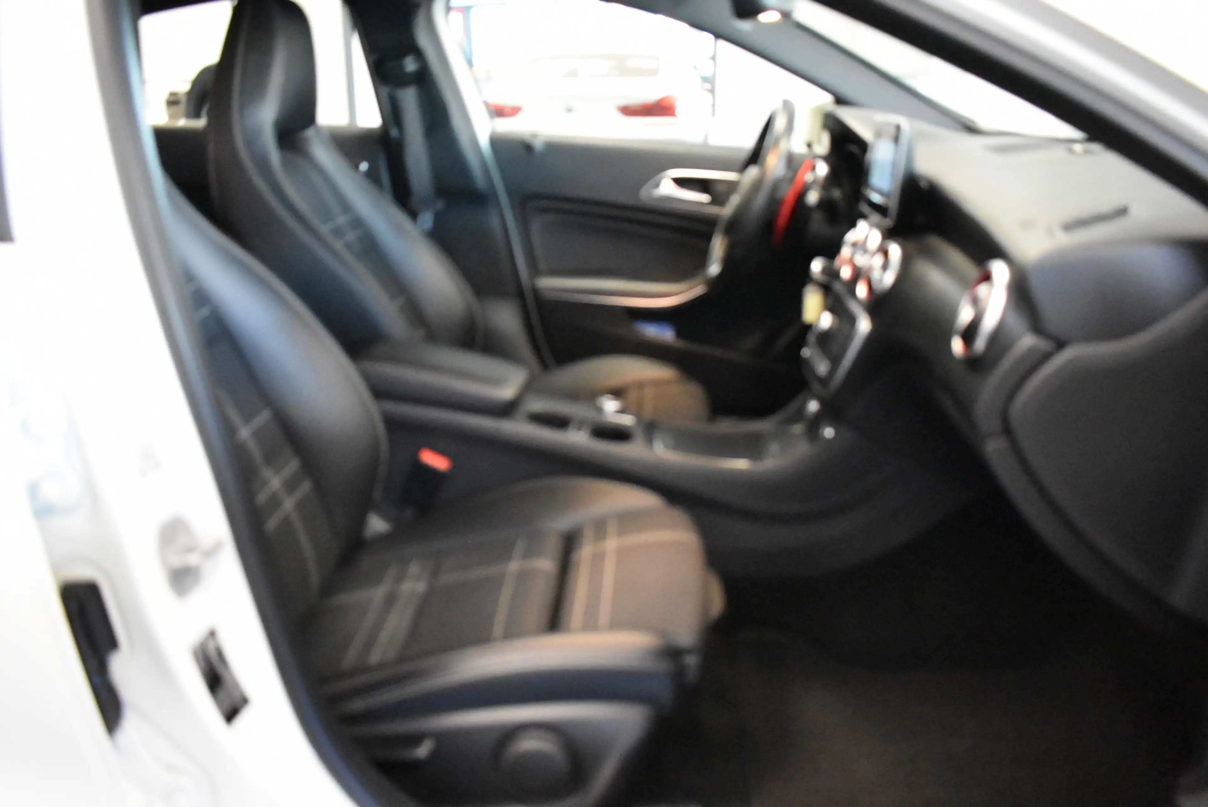 Mercedes-Benz A 200 Aut. BlueEfficiency Navi PDC Tempomat — photo 9