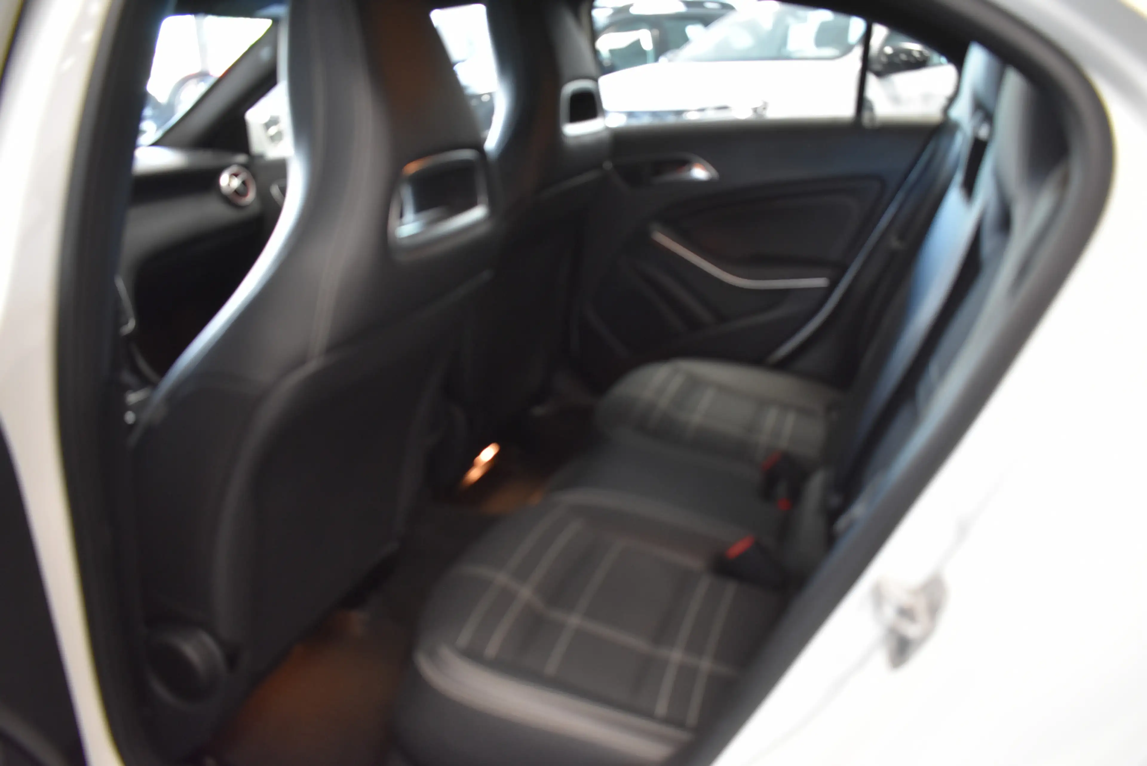 Mercedes-Benz A 200 Aut. BlueEfficiency Navi PDC Tempomat — photo 15