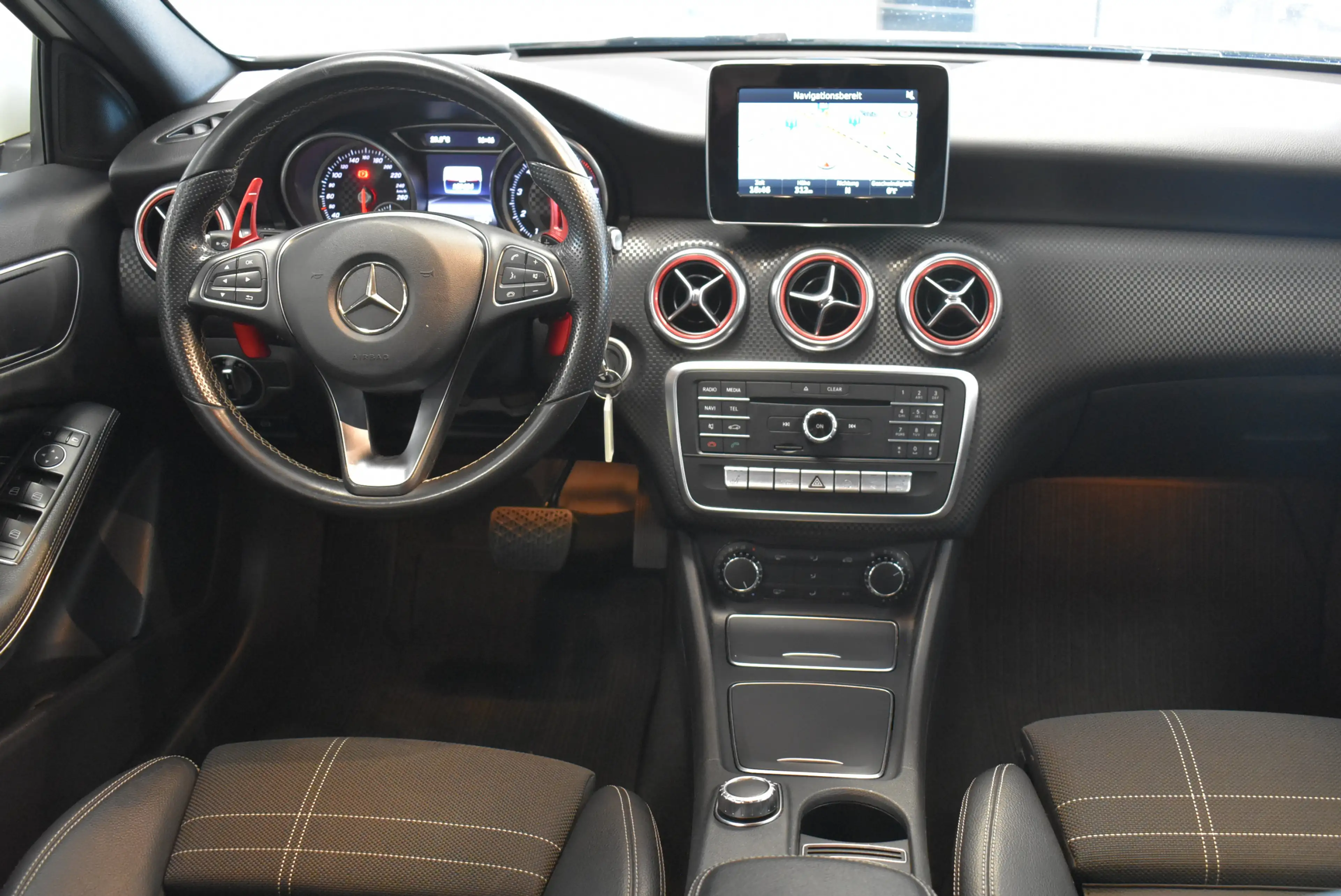 Mercedes-Benz A 200 Aut. BlueEfficiency Navi PDC Tempomat — photo 7