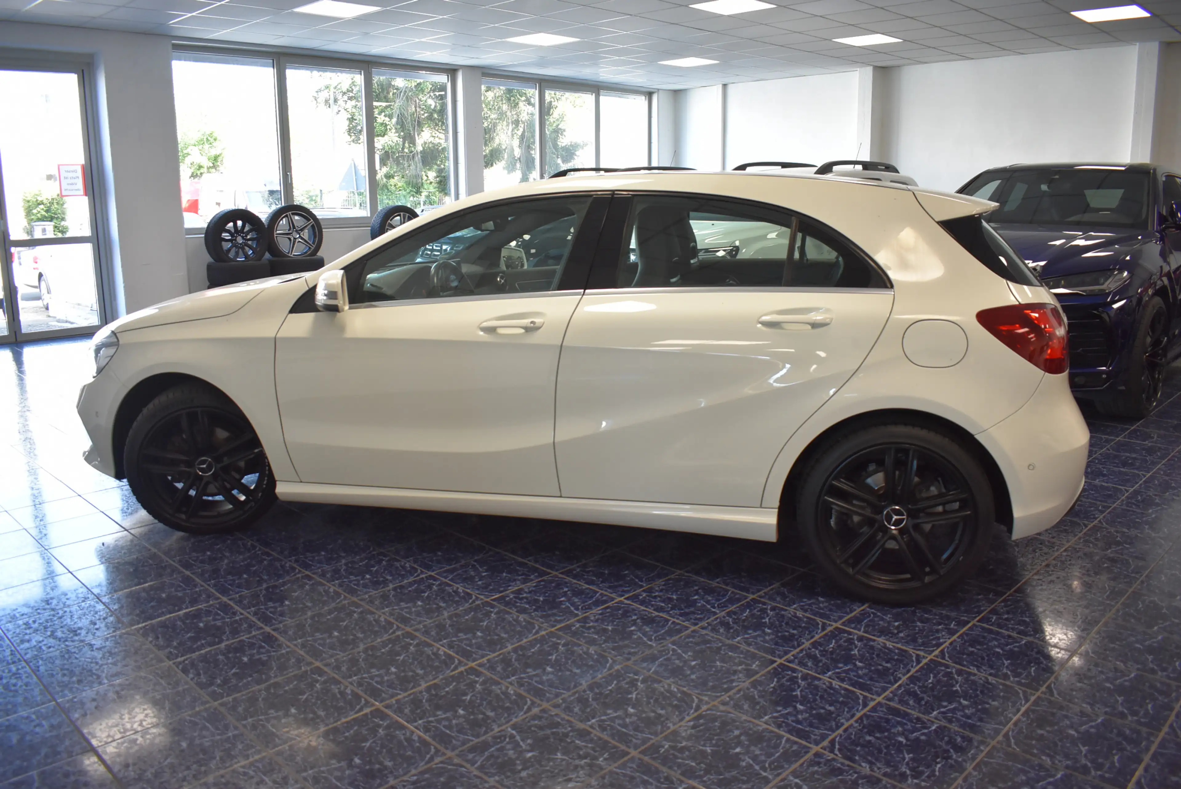 Mercedes-Benz A 200 Aut. BlueEfficiency Navi PDC Tempomat — photo 4