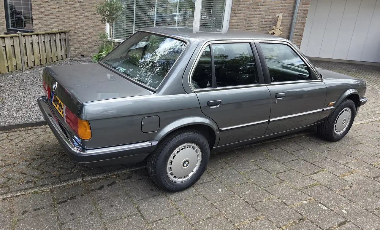 BMW 316 E30 Nieuwstaat, foto 3
