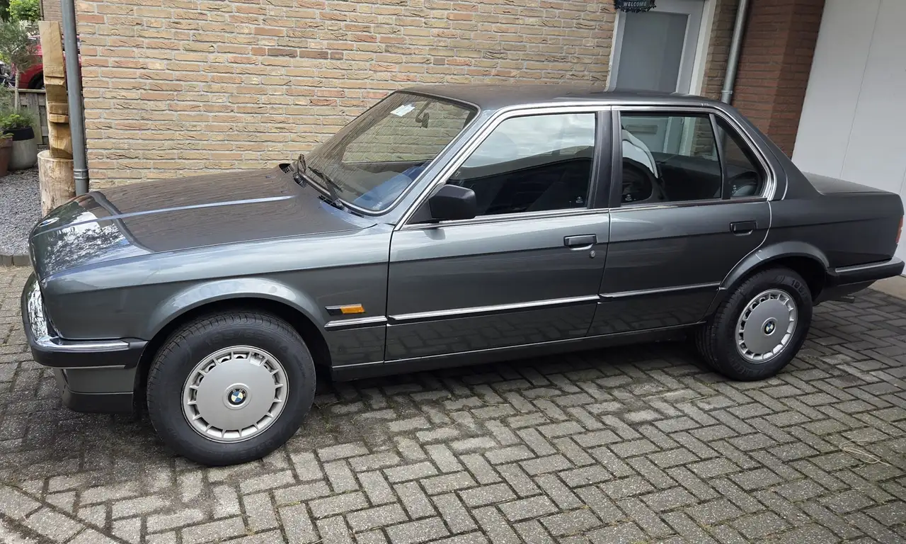 BMW 316 E30 Nieuwstaat, foto 4