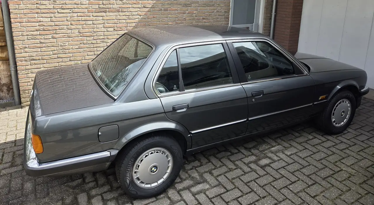 BMW 316 E30 Nieuwstaat, foto 6