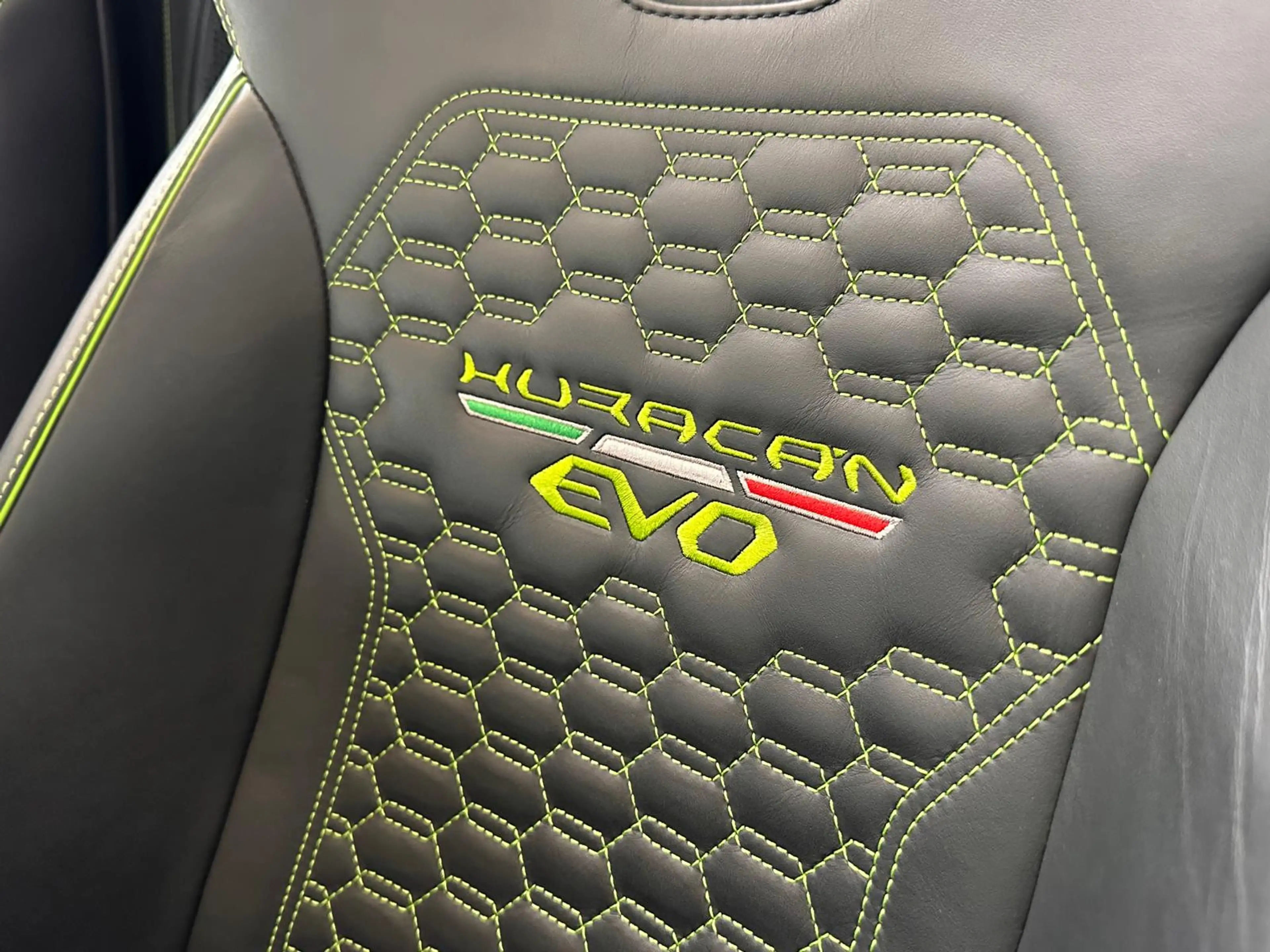 Lamborghini Huracán EVO Spyder Forged Carbon SAGA LIFT PPF — photo 10