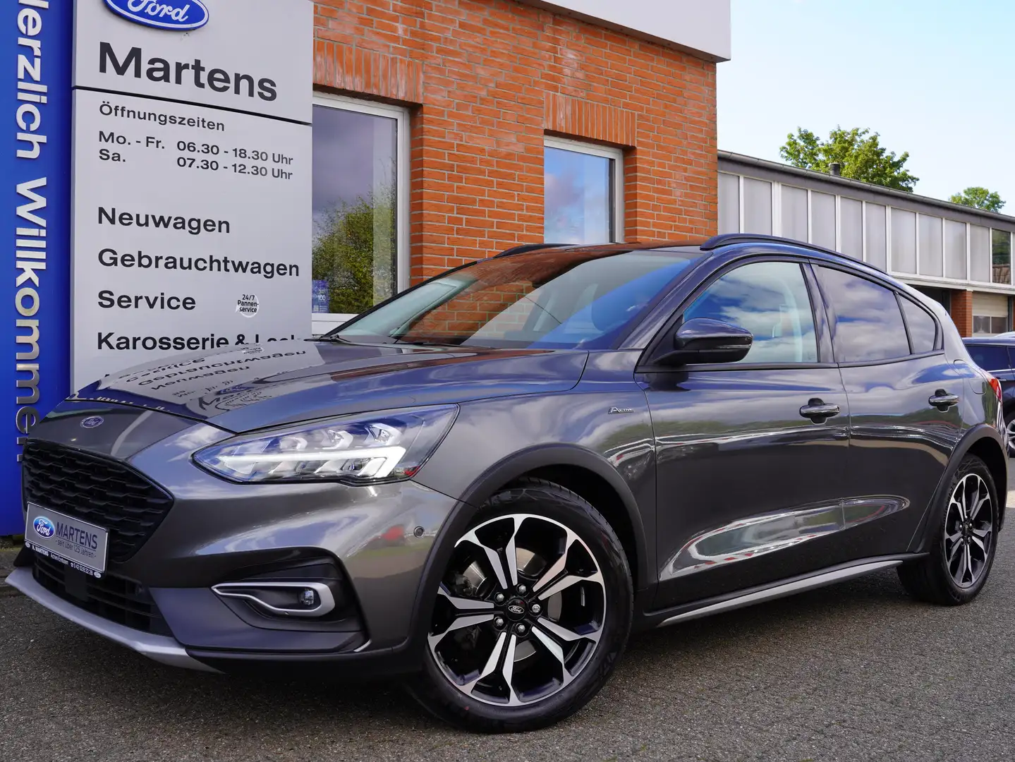 Ford Focus Active 1,5 Ecoboost 150PS Automatik | AHK , Grau - 1