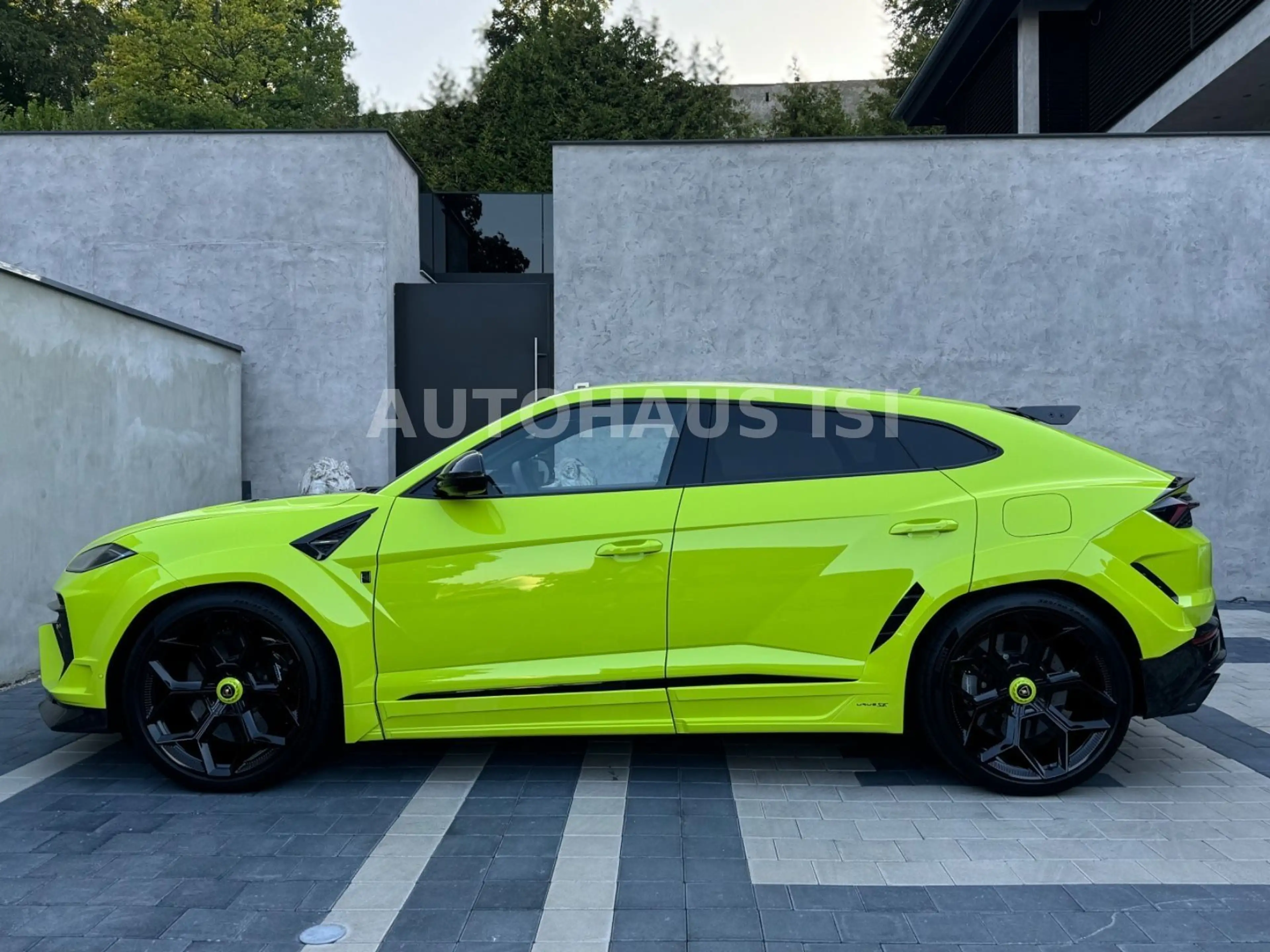 Lamborghini Urus SE NOVITEC ESTESO WIDEBODY, ONE of ONE — photo 2