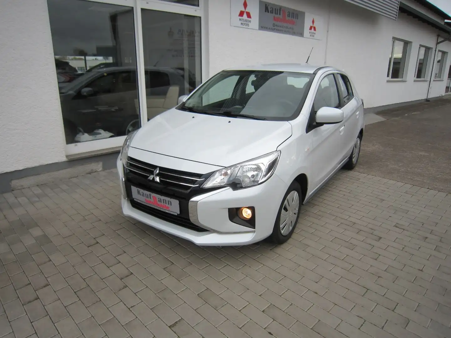 Mitsubishi Space Star Select+ 1.2 MIVEC ClearTec CVT Weiß - 2