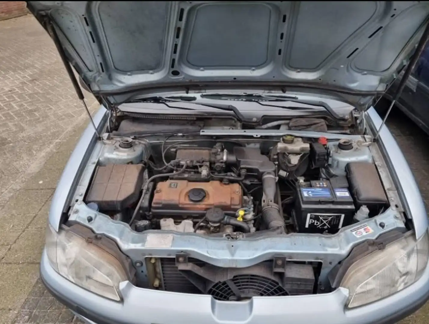 Peugeot 106 1.1 XT Сірий - 2