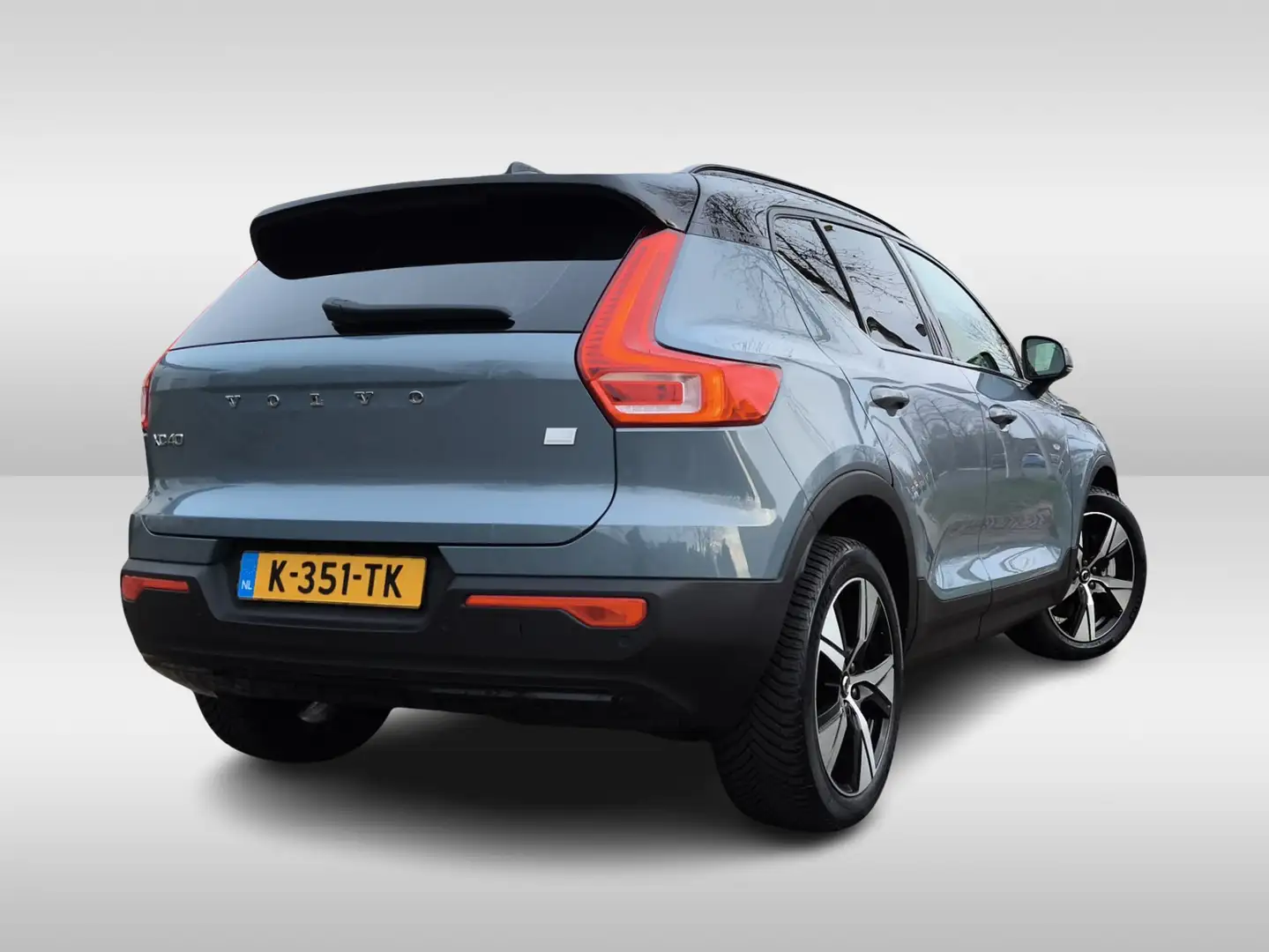 Volvo XC40 Recharge P8 AWD R-Design 1e-Eig. & Keurig-Onderh. Grijs - 2