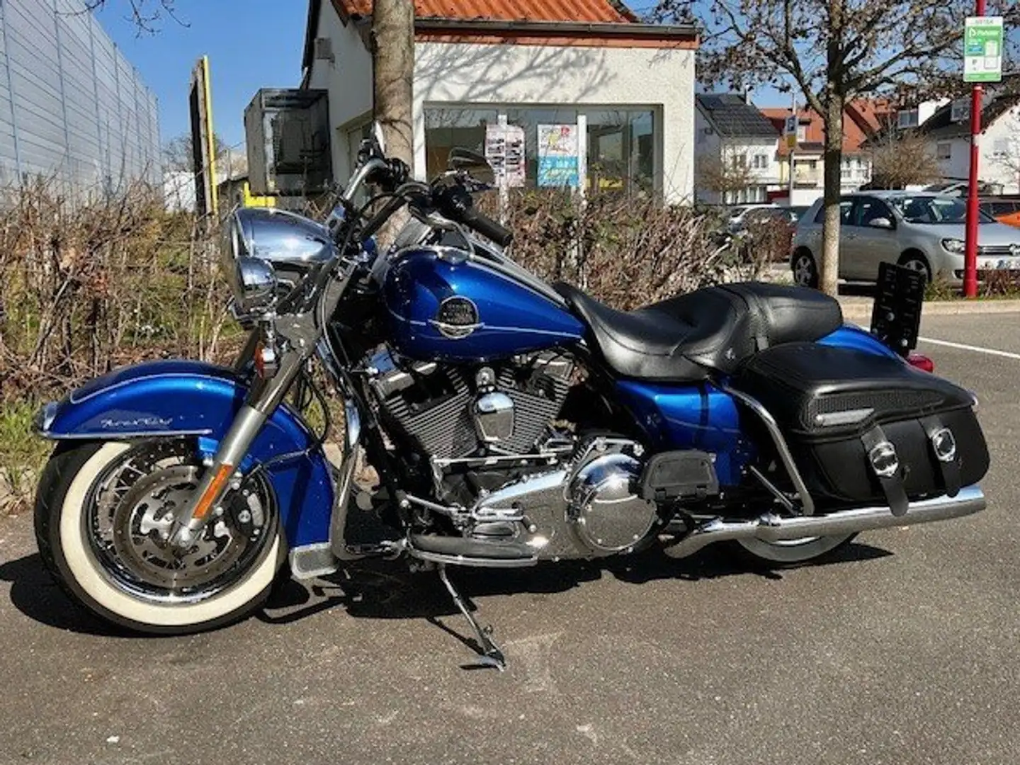 Harley-Davidson Road King Classic Blau - 2