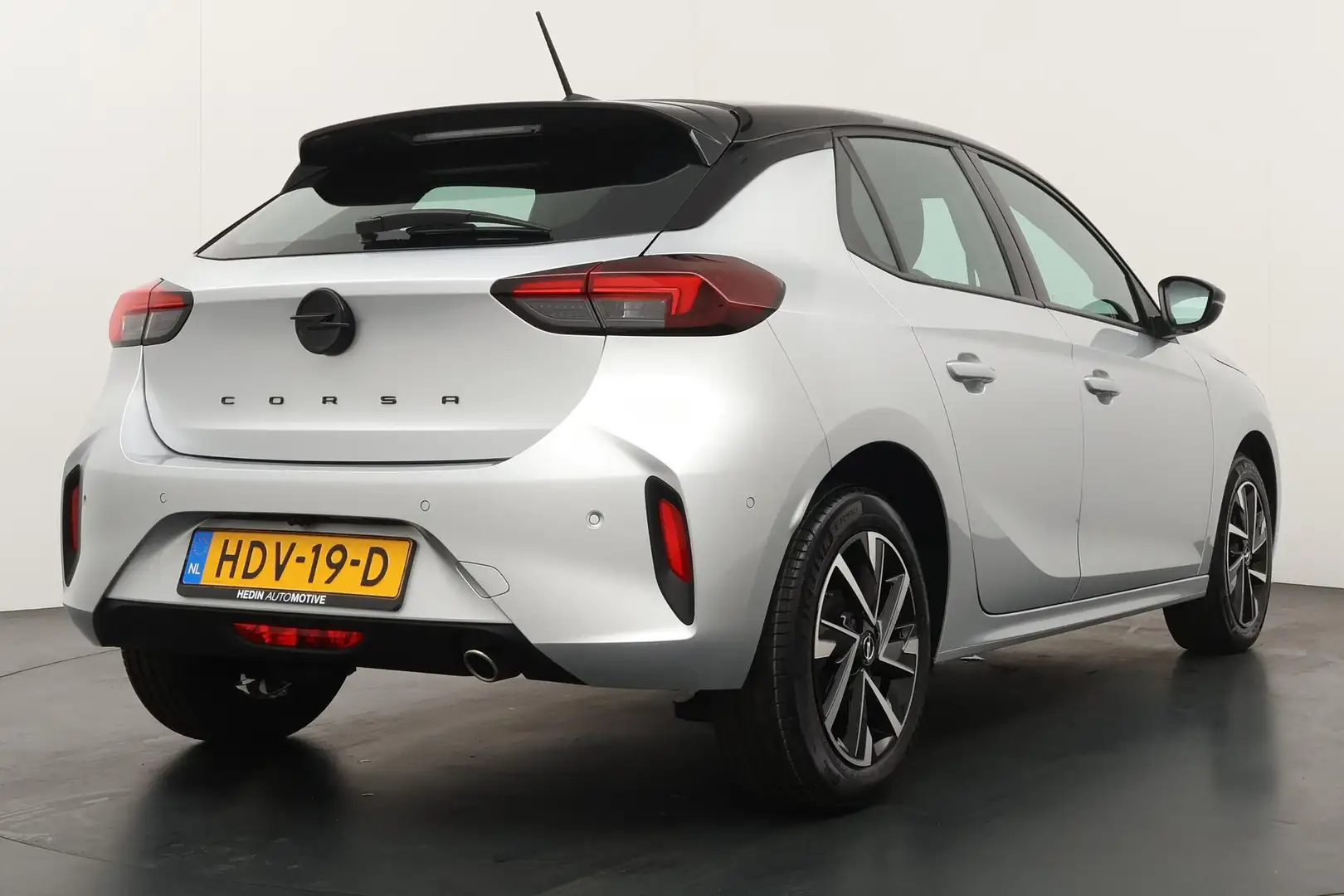Opel Corsa 1.2 100pk Turbo GS | Parkeer Camera | Climate Cont Grijs - 2