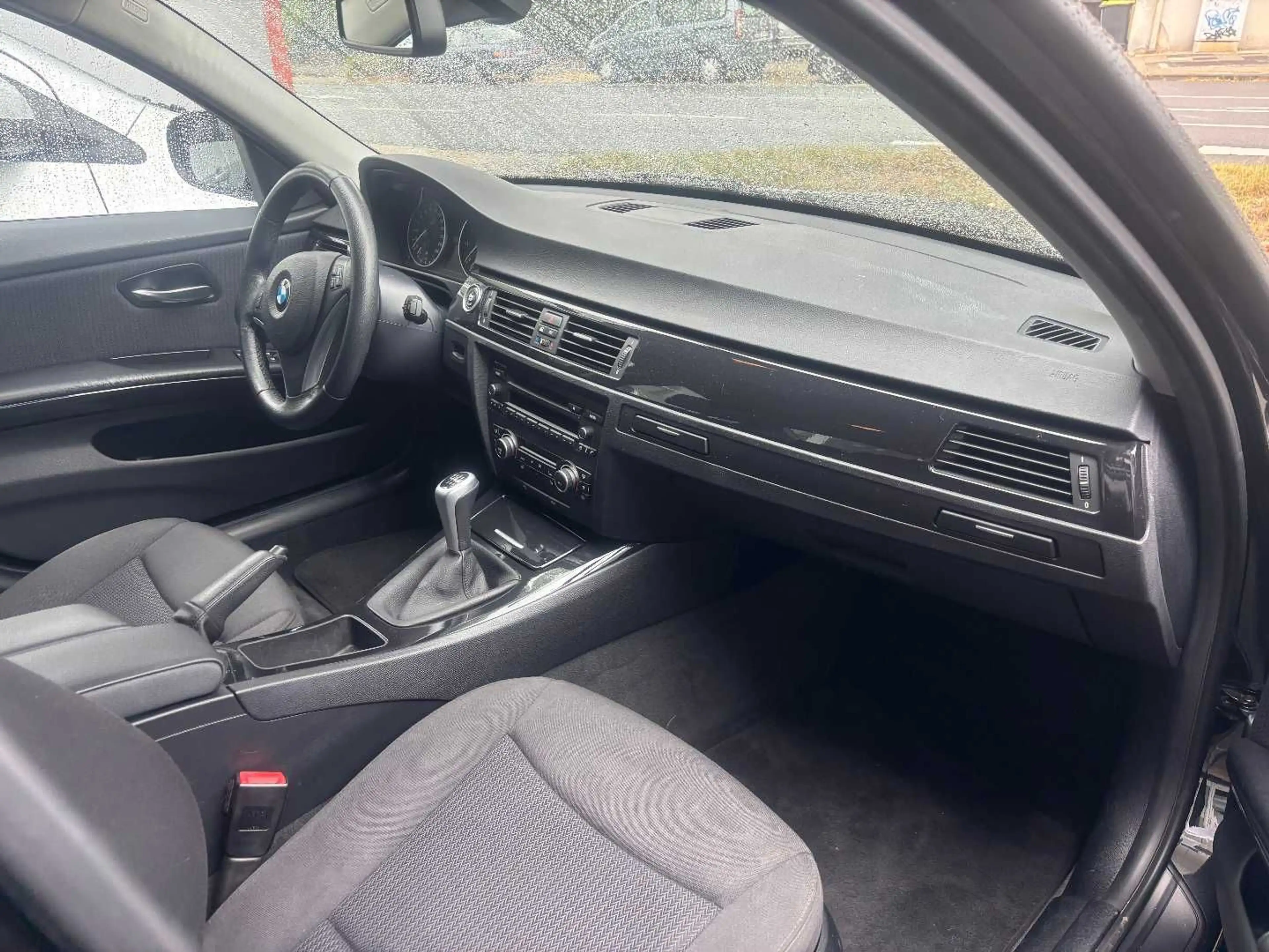 BMW 318 I — photo 14
