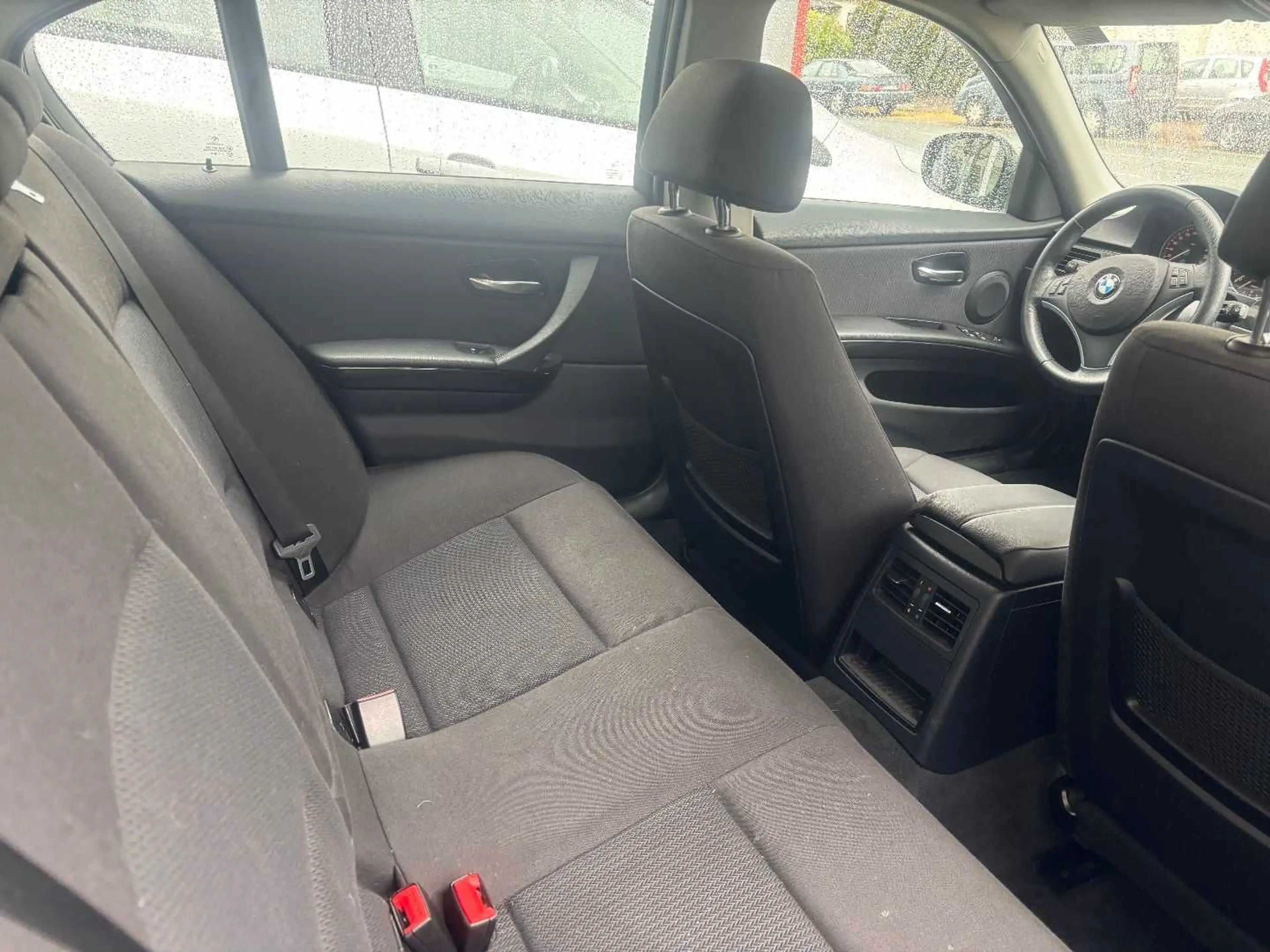 BMW 318 I — photo 12