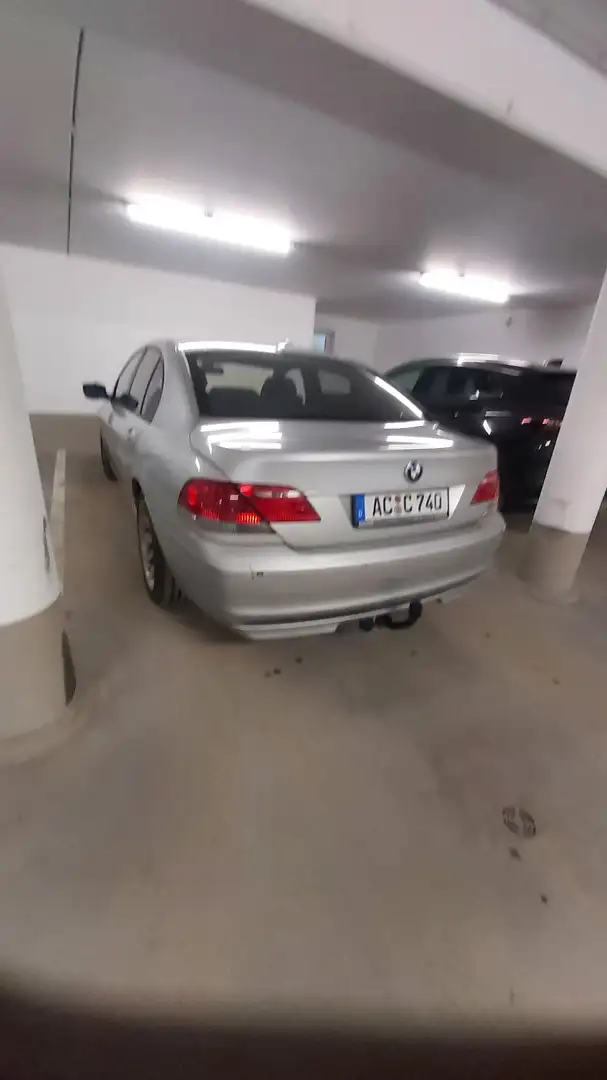 BMW 745 745d Silber - 2