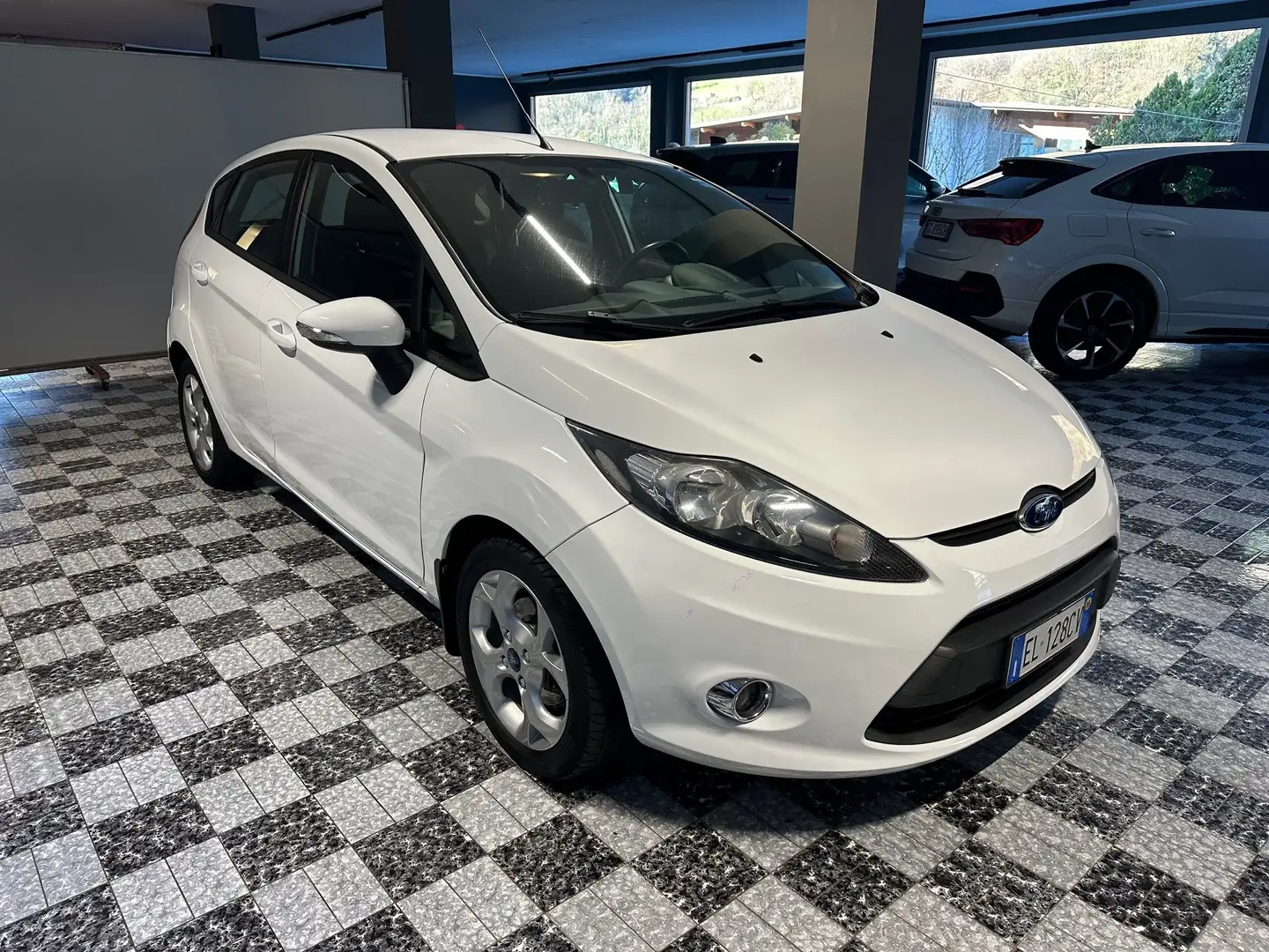 Ford Fiesta Fiesta 5p 1.2 16v Titanium 82cv Bianco - 2