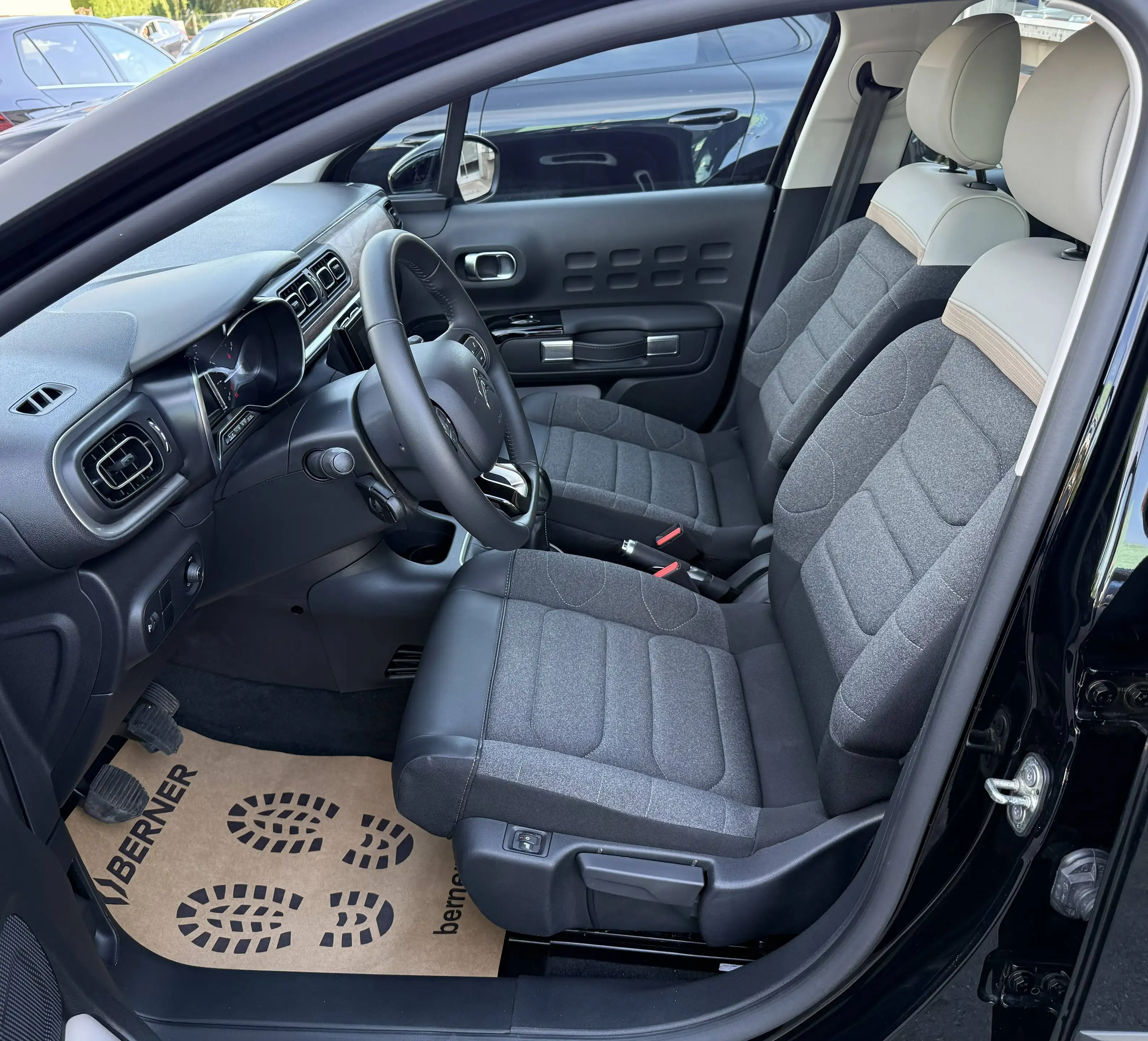 Citroen C3 C3 Impress 1,2 Pure Tech 83 *APP *PDC HI *SHZ *TEMP. *LED — photo 11
