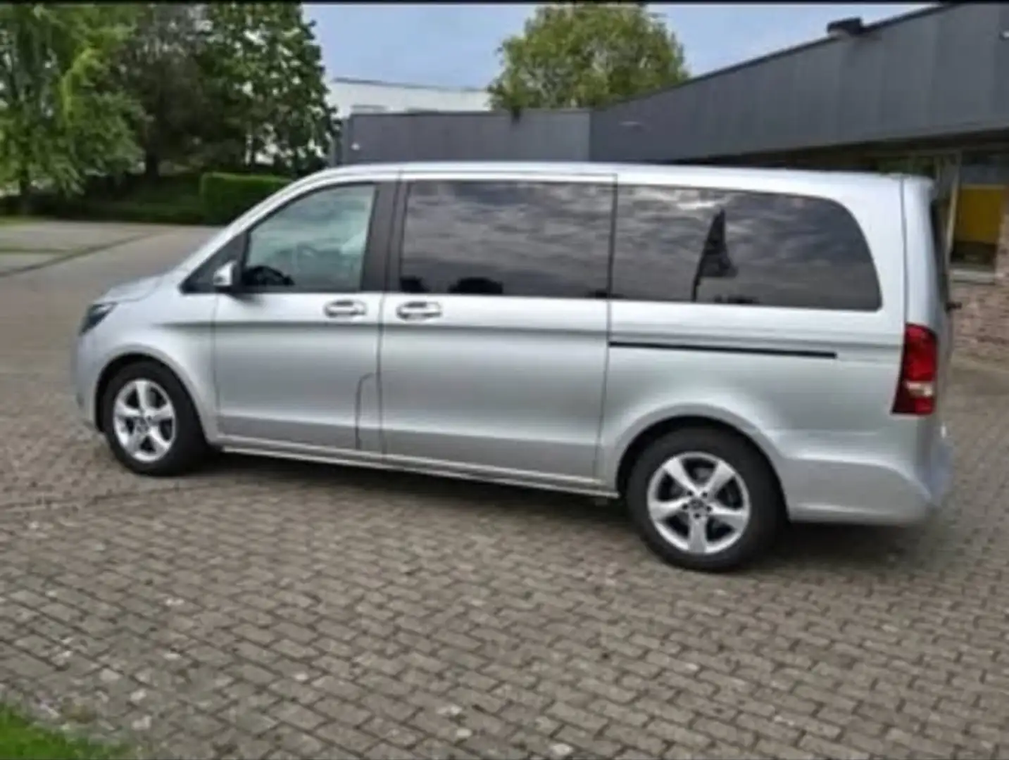 Mercedes-Benz V 200 d 4-Matic LWB - 2