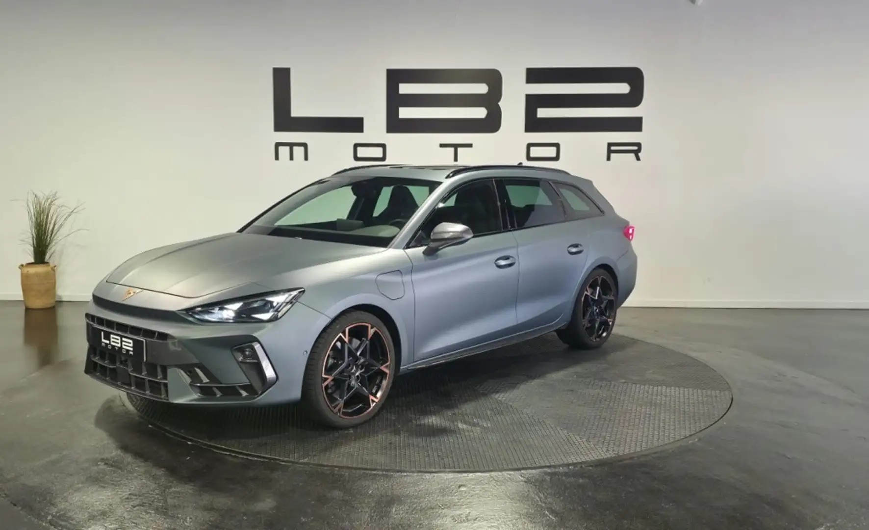 CUPRA Leon Sportstourer VZ 1.5 TSI e-Hybrid 200kW DSG Gris - 1
