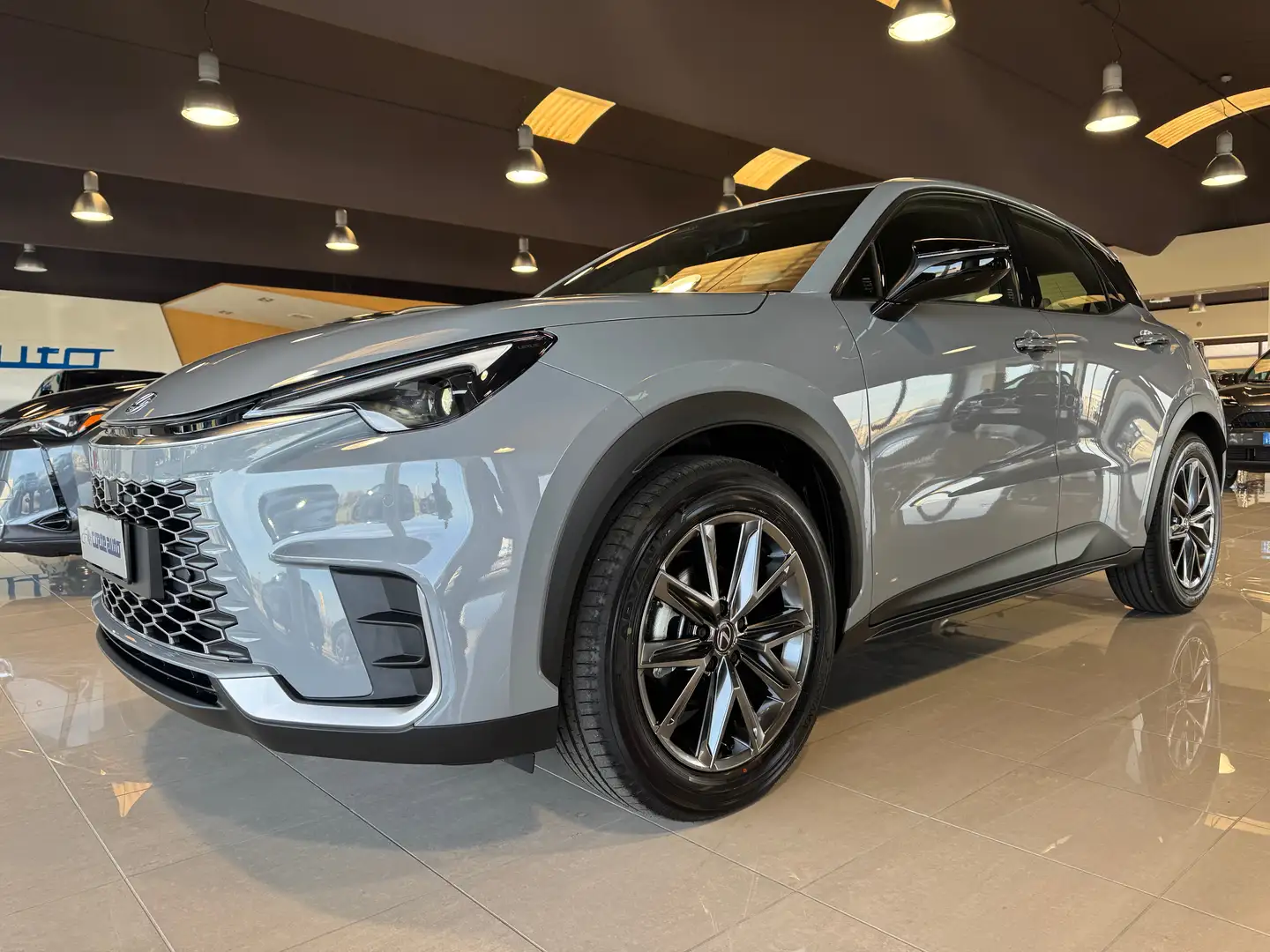 Lexus LBX Hybrid Elegant PREZZO REALE KM ZERO Grau - 1