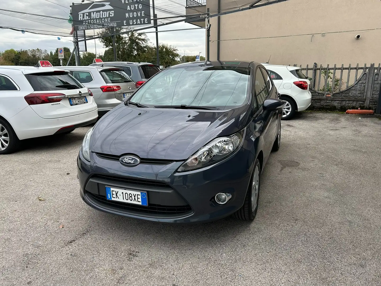Ford Fiesta 1.4 TDCI 71CV Titanium - OK NEOPATENTATI Gris - 1