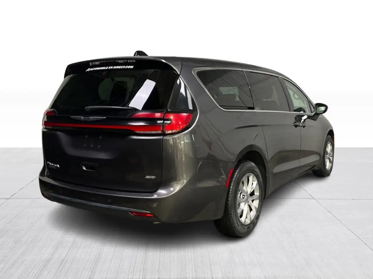 Chrysler Pacifica снимка Chrysler Pacifica