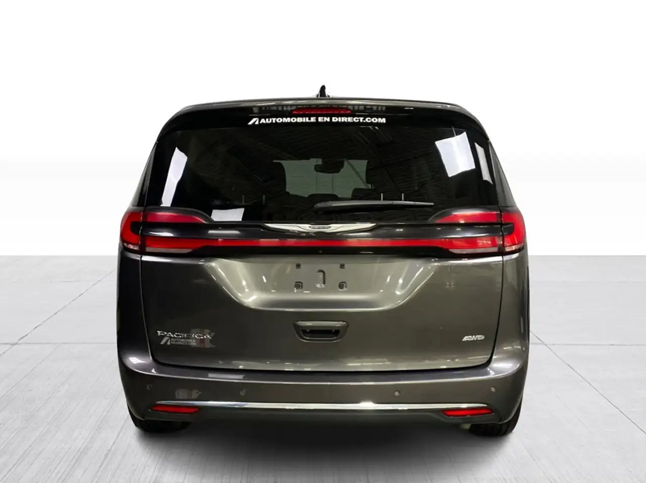 Chrysler Pacifica снимка Chrysler Pacifica