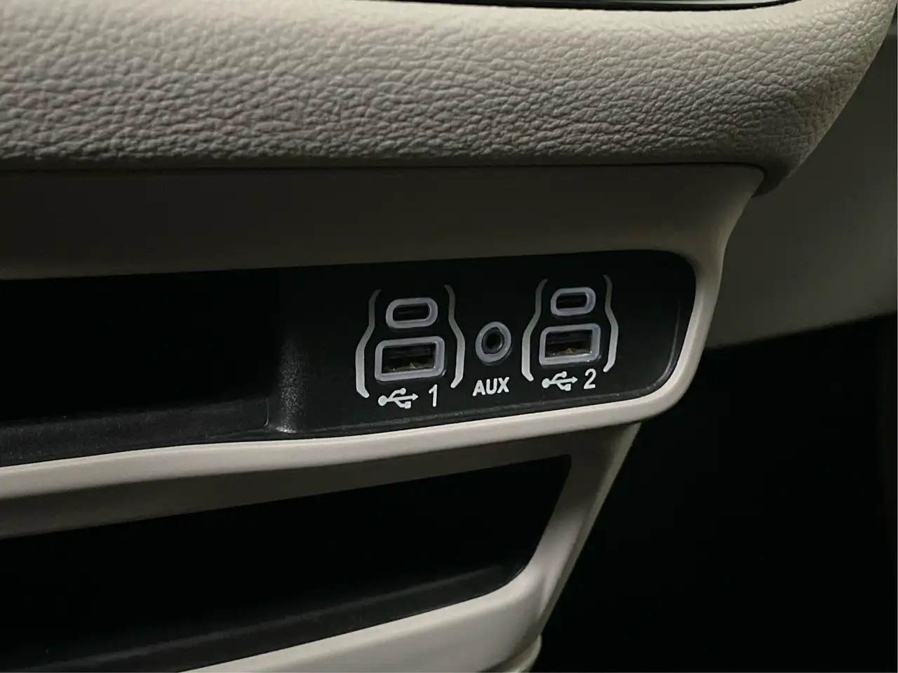 Chrysler Pacifica снимка Chrysler Pacifica