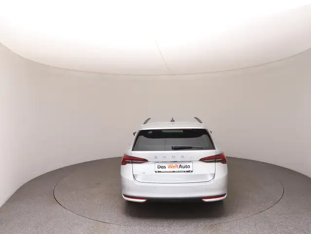Skoda Octavia view 6