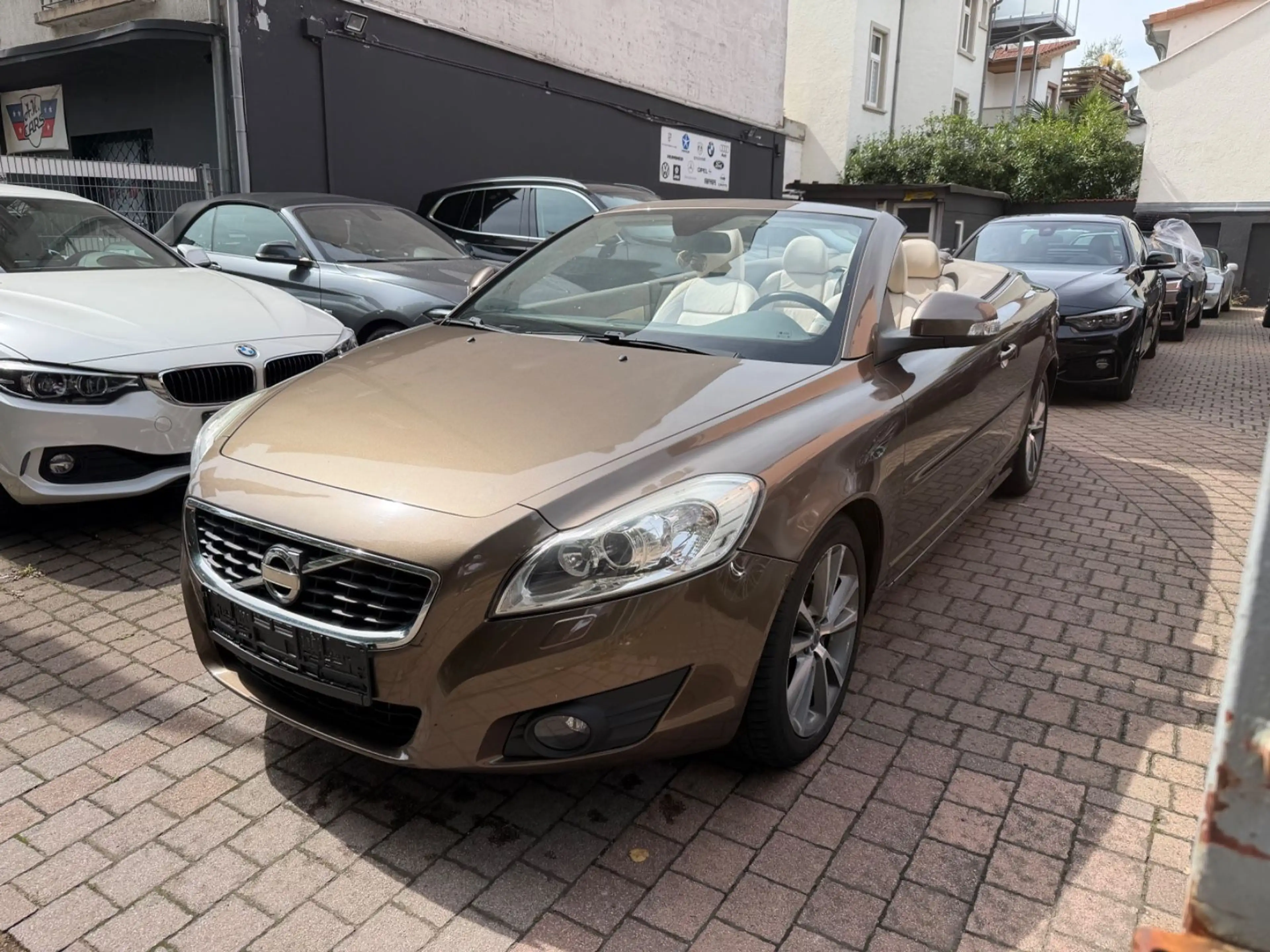 Volvo C70 Cabriolet D3 Momentum 1.Hand Leder Xenon — photo 2
