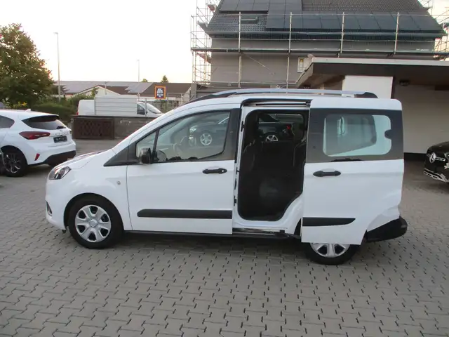Ford Tourneo Courier 1.5 TDCi NAVI KAMERA TEMPO SITZH