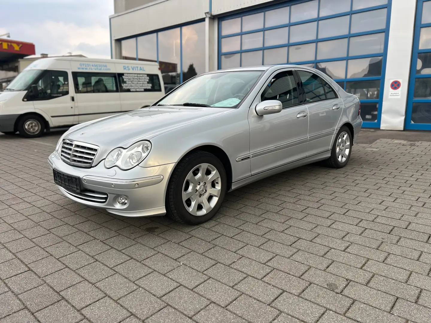 Mercedes-Benz C 200 C 200 Kompressor ** 2. Hand ** Tüv Neu ** Silber - 1