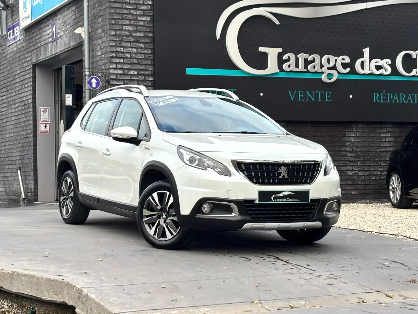 Peugeot 2008 1.5 BlueHDi - ! Navi ! - A/C - Attelage - Eu6b Blanc - 2