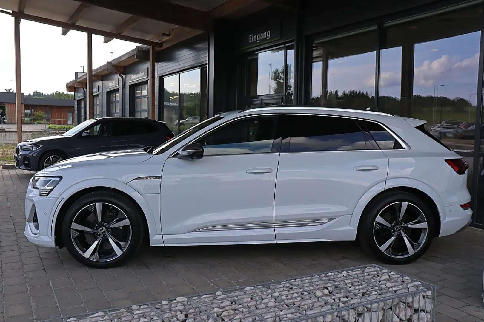 Audi e-tron quattro 95kWh S ACC, DigitalMatrix, HUD, Panora... Wit - 2