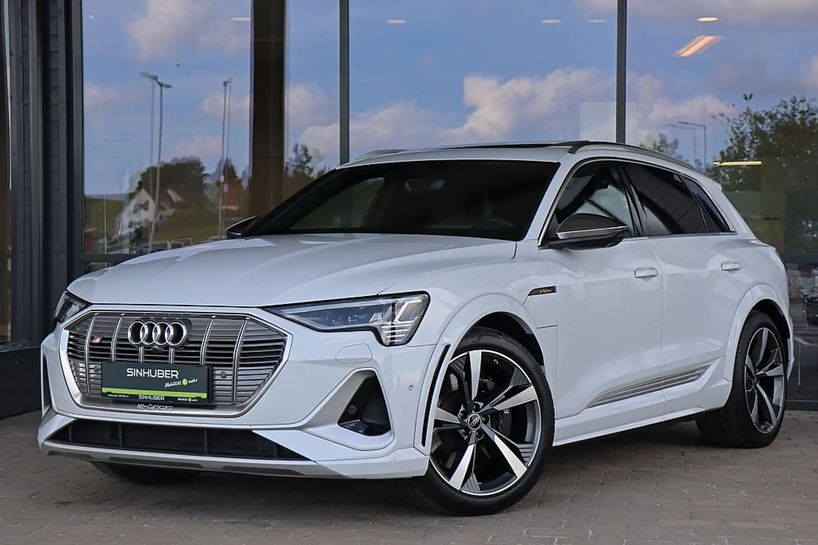 Audi e-tron quattro 95kWh S ACC, DigitalMatrix, HUD, Panora... Wit - 1