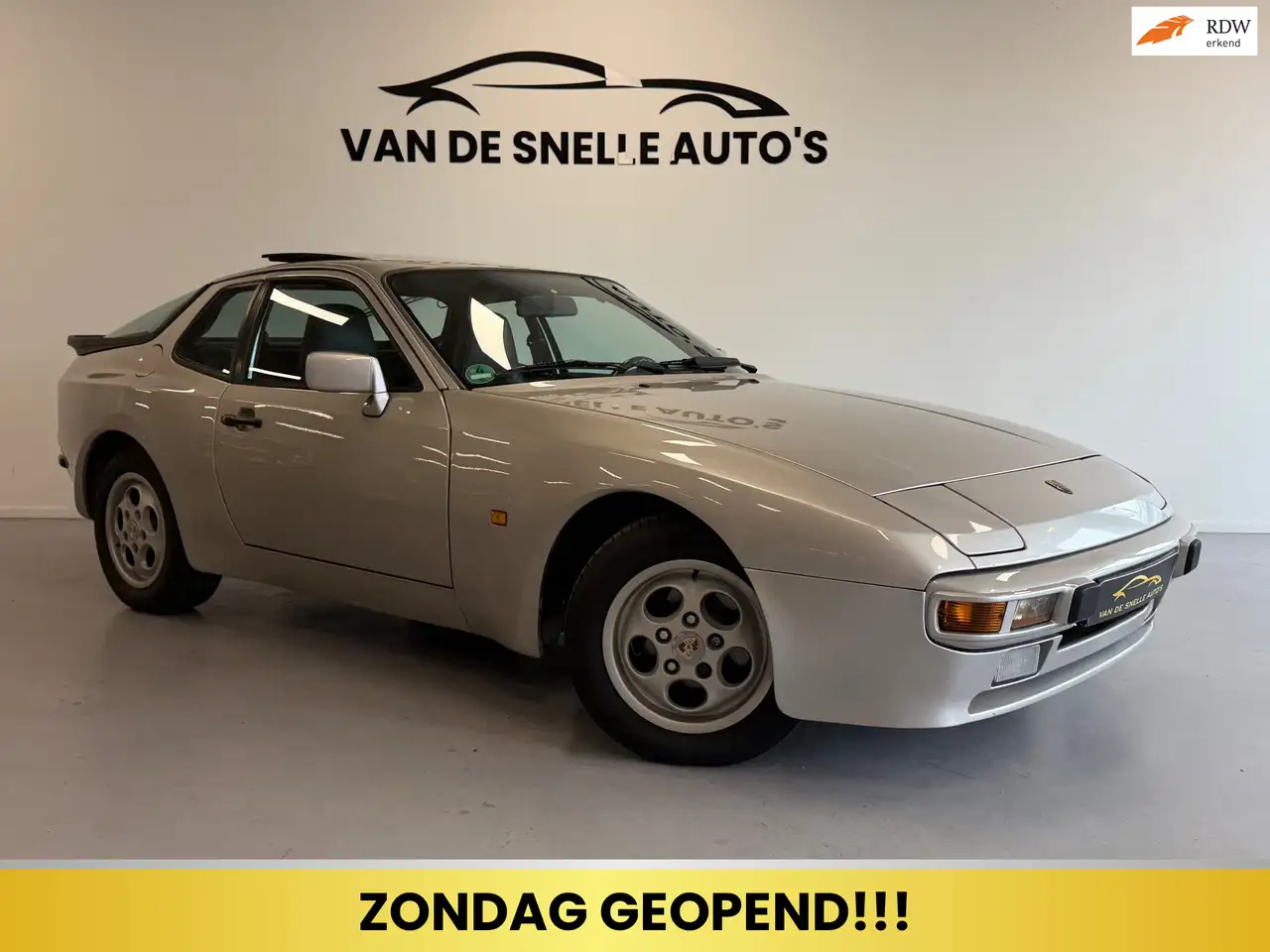 Porsche 944