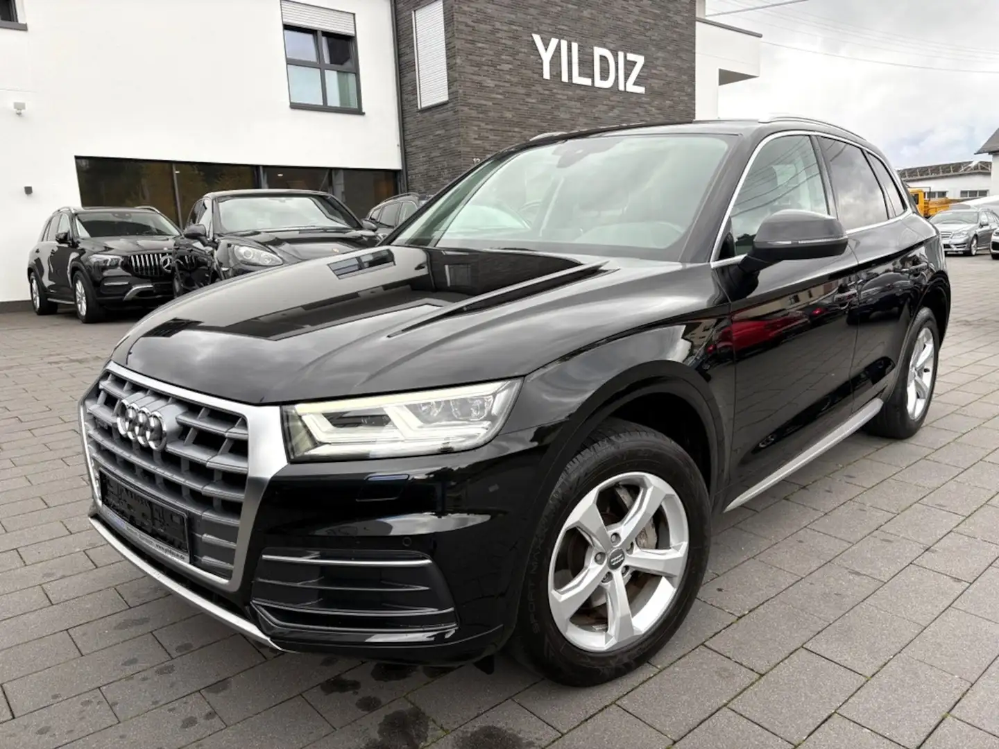 Audi Q5 40 TDI S-tronic Quattro XENON NAVI AHK 1.HAND Nero - 1