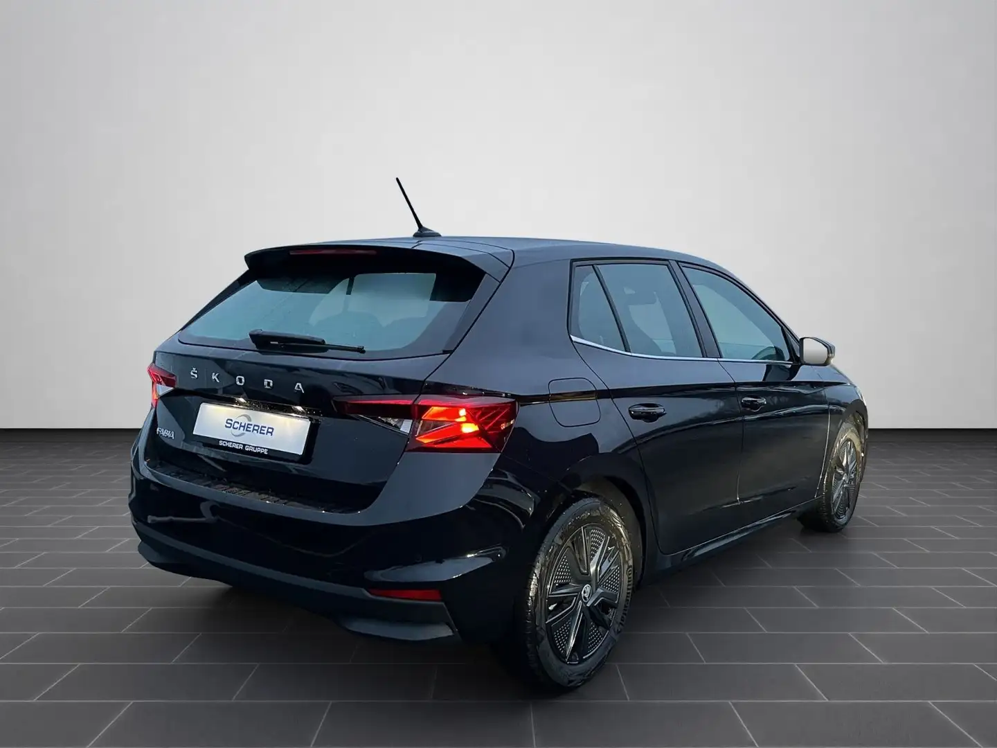 Skoda Fabia Style 1.5 TSI DSG CARPLAY SHZ PDC SPORTFWK Schwarz - 2