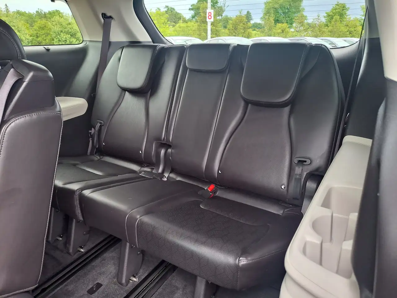 Kia Carnival снимка Kia Carnival