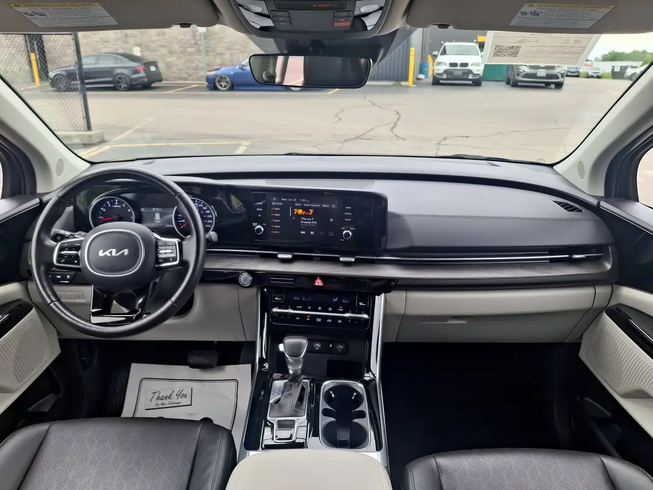 Kia Carnival снимка Kia Carnival